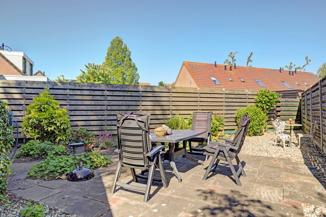 Spacious Semi Detached Family Home with Garden and Garage in Rozeboom — 31
