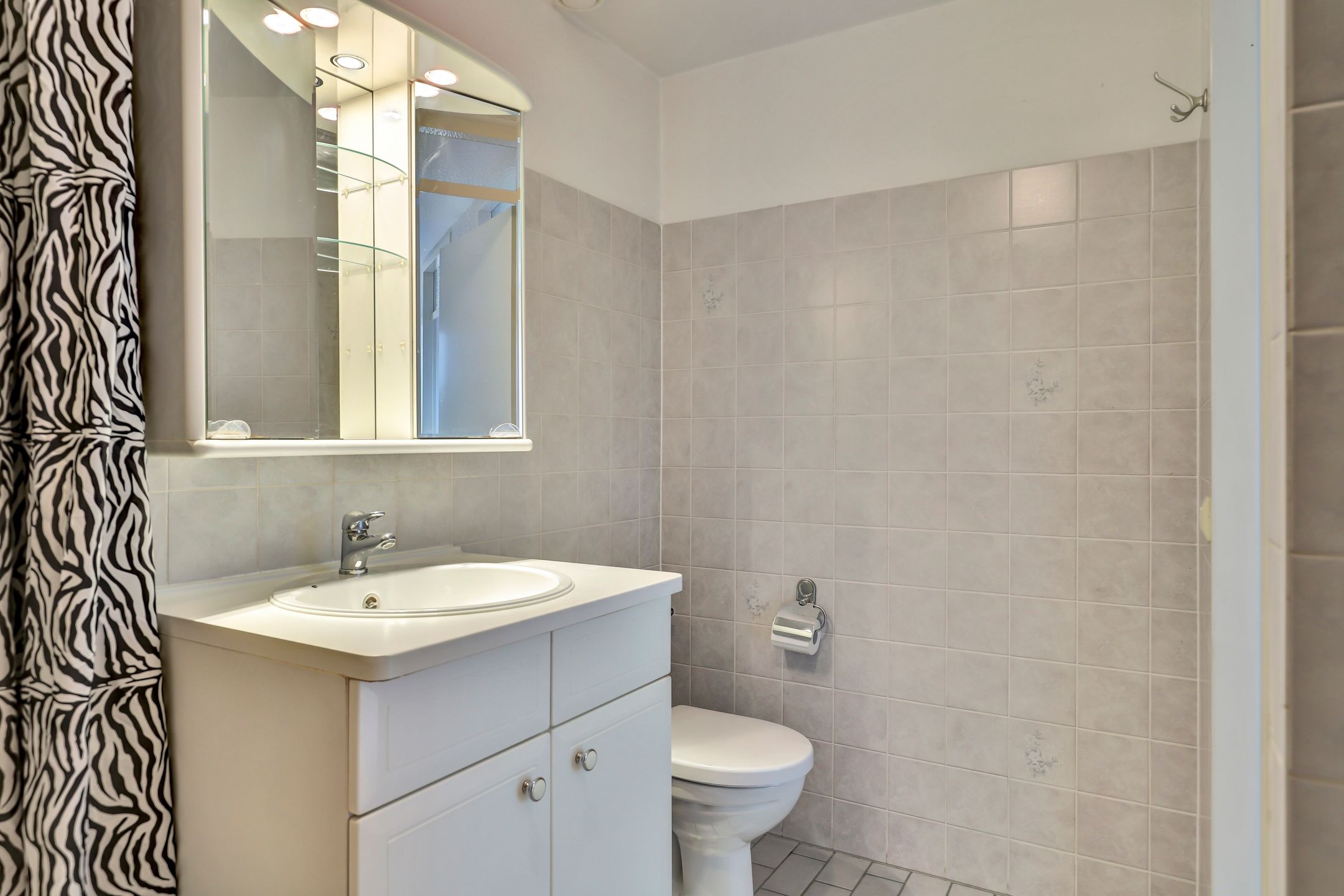 Spacious Semi Detached Family Home with Garden and Garage in Rozeboom — 27