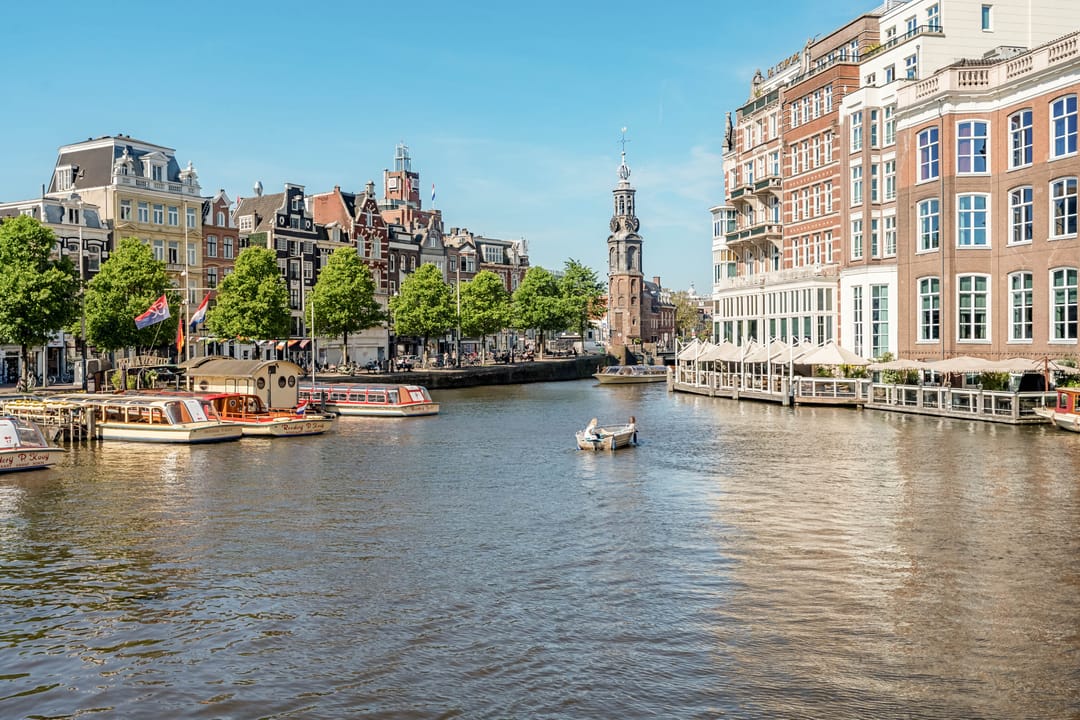 Spacious Double Upper House with Sunny Roof Terrace and Panoramic Canal Views — 32