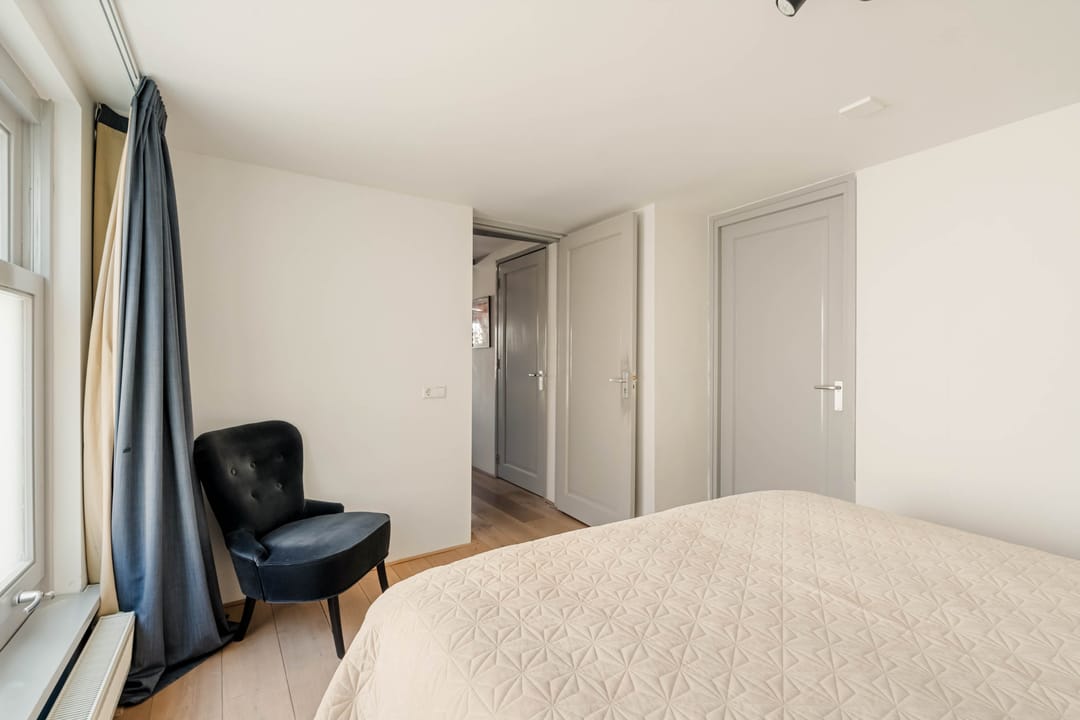Spacious Double Upper House with Sunny Roof Terrace and Panoramic Canal Views — 22
