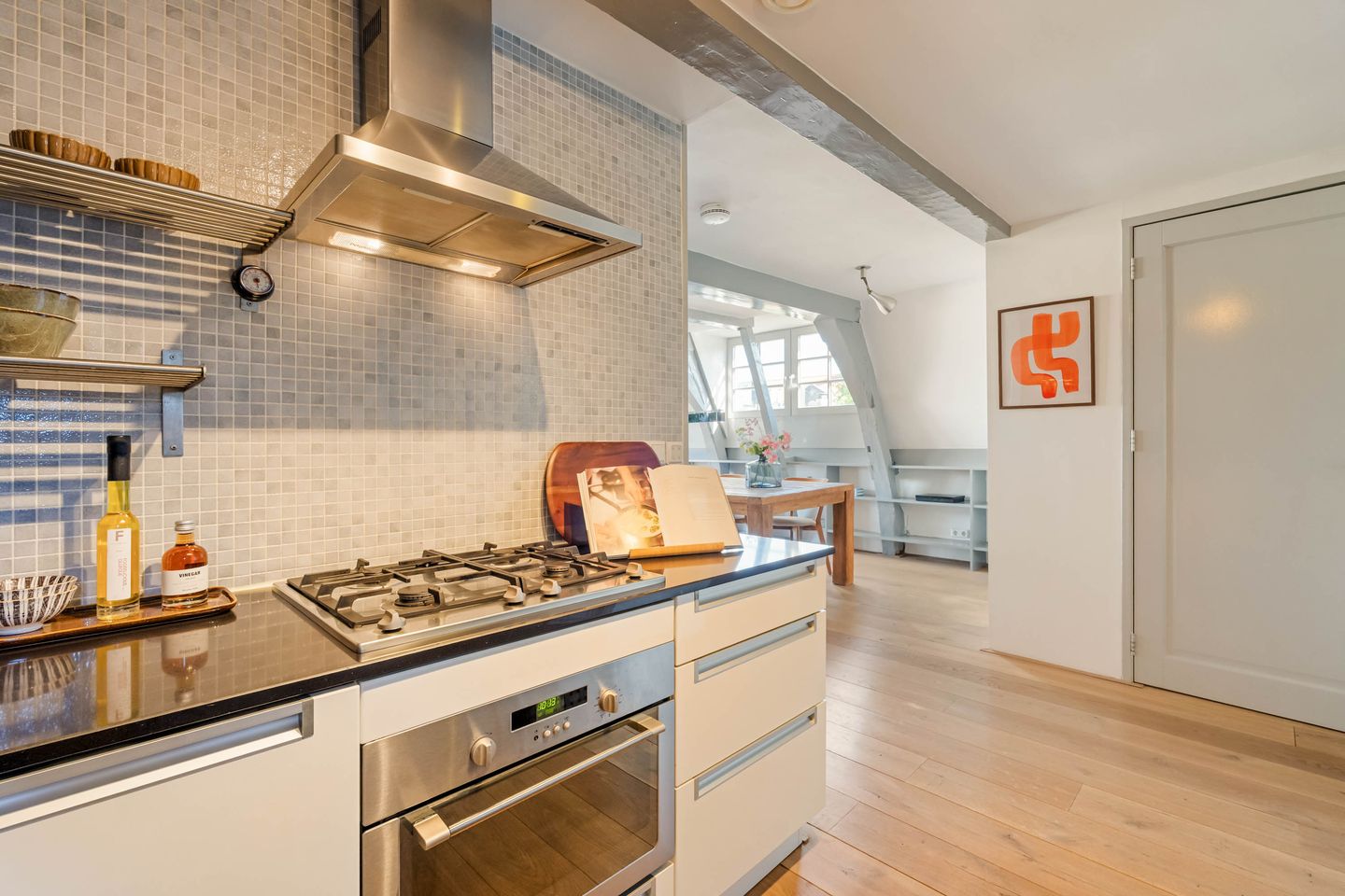 Spacious Double Upper House with Sunny Roof Terrace and Panoramic Canal Views — 10