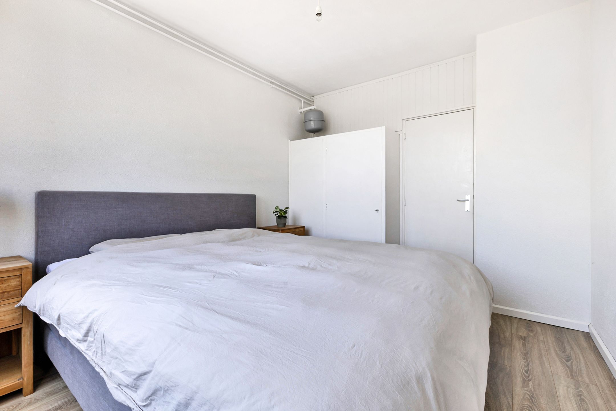 Move-In Ready 3-Room Apartment with Two Balconies in Green De Reit Neighborhood — 15