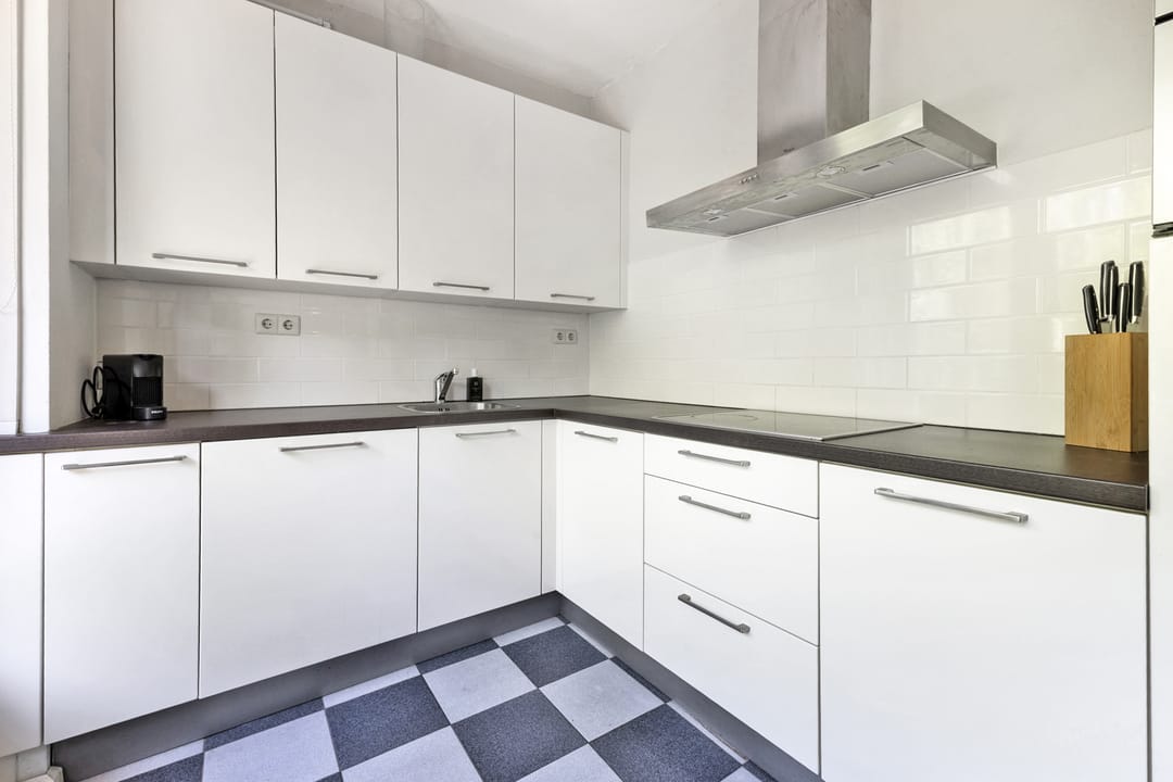 Move-In Ready 3-Room Apartment with Two Balconies in Green De Reit Neighborhood — 11