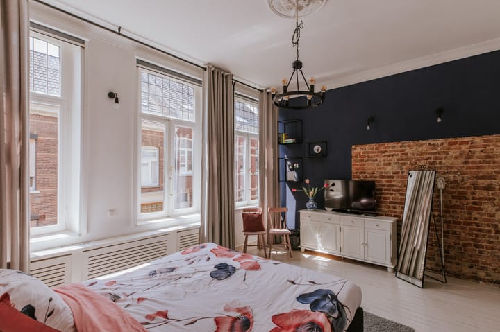 Photo 2 of Dokter Leursstraat 6