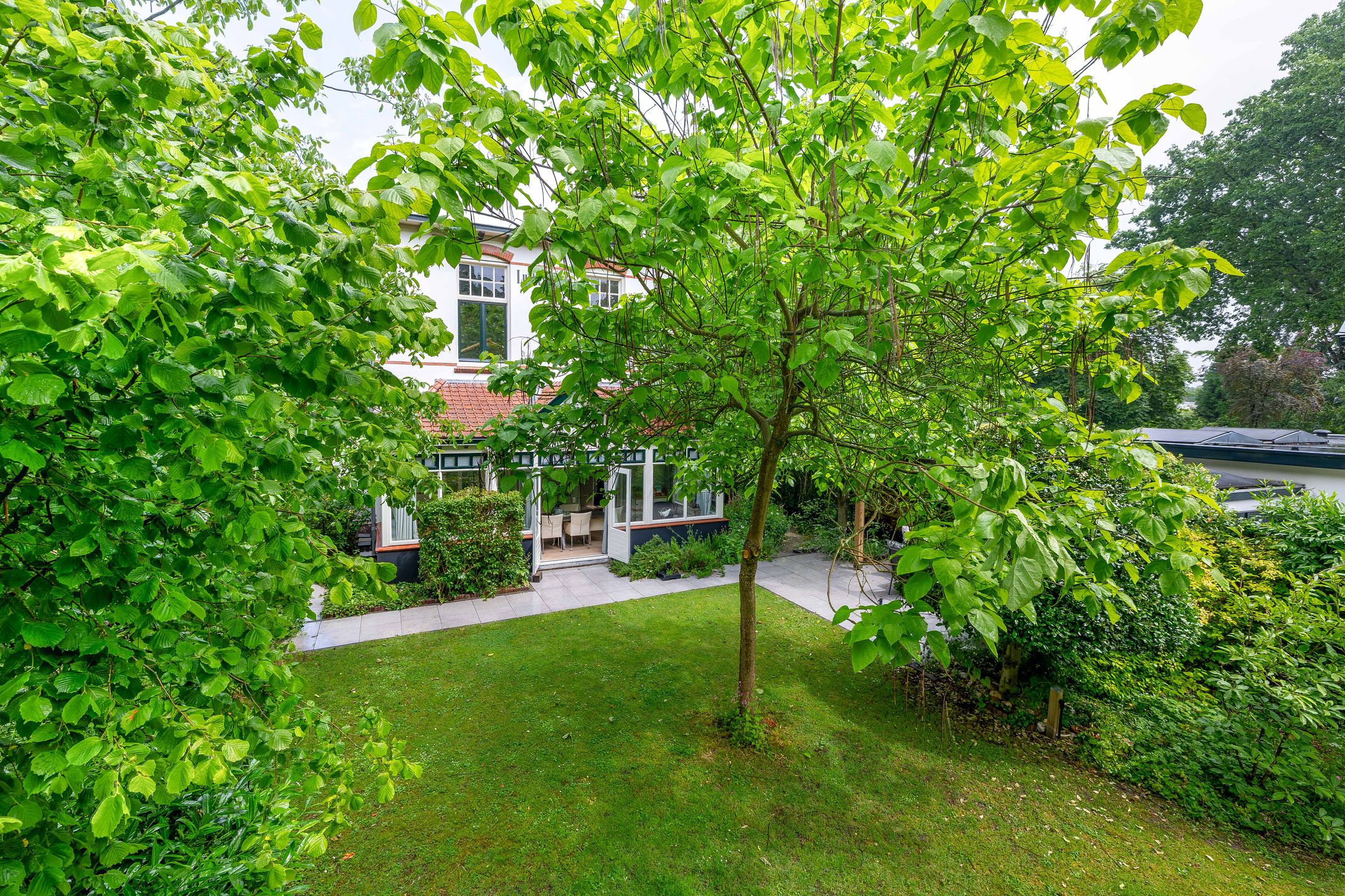 Characteristic Detached Villa 'Lucht en Licht' from 1910 with Modern Comforts and Spacious Garden — 66