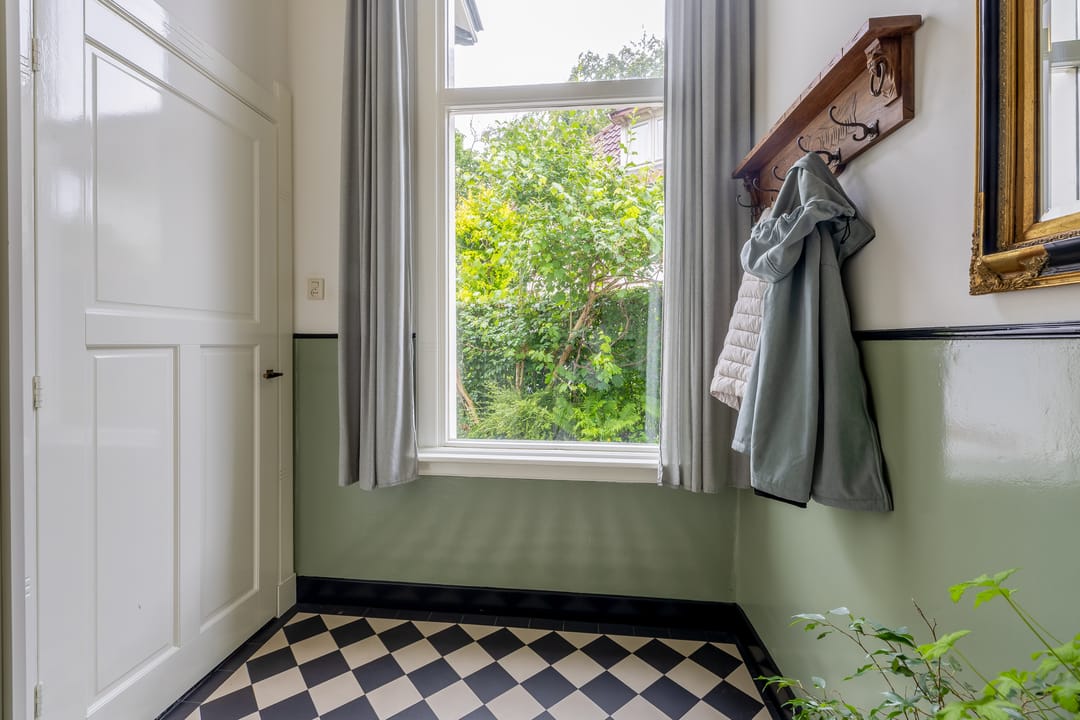 Characteristic Detached Villa 'Lucht en Licht' from 1910 with Modern Comforts and Spacious Garden — 13