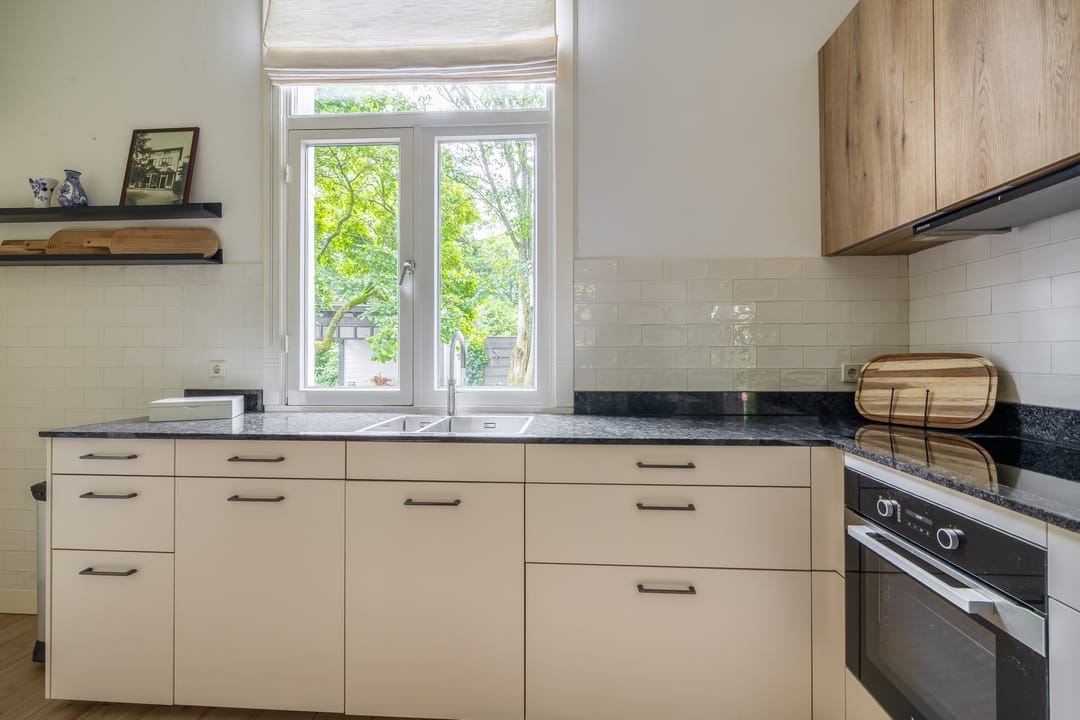 Characteristic Detached Villa 'Lucht en Licht' from 1910 with Modern Comforts and Spacious Garden — 23