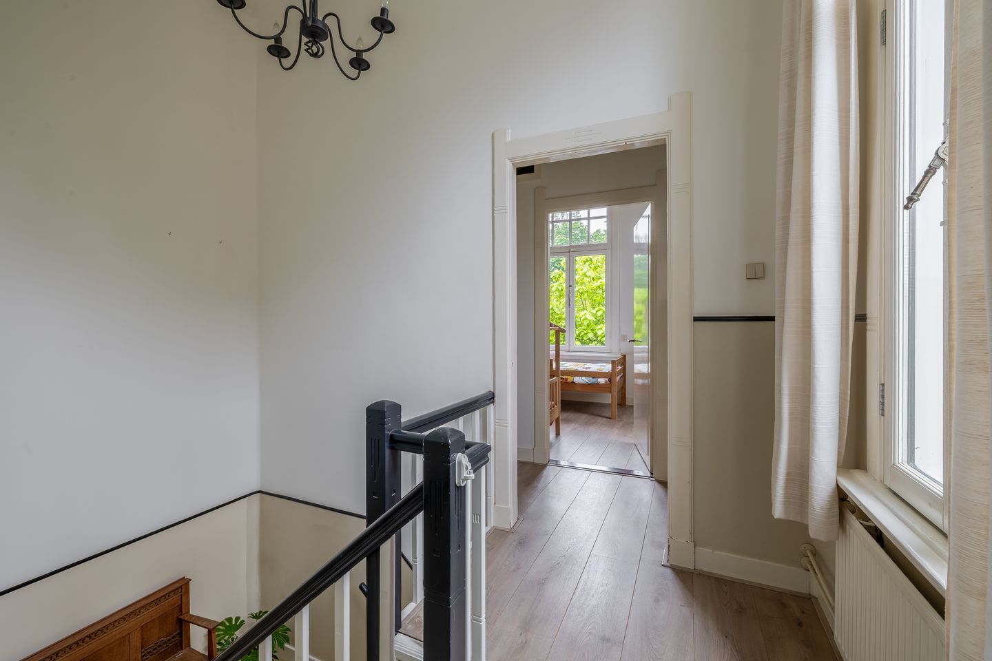 Characteristic Detached Villa 'Lucht en Licht' from 1910 with Modern Comforts and Spacious Garden — 29
