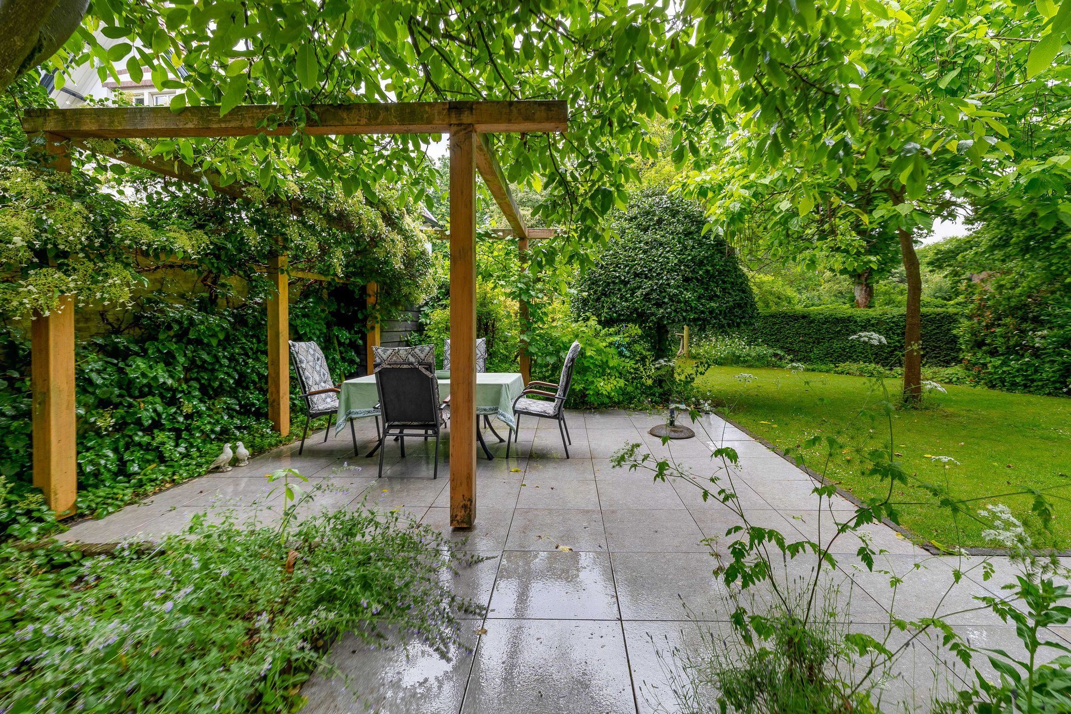 Characteristic Detached Villa 'Lucht en Licht' from 1910 with Modern Comforts and Spacious Garden — 57