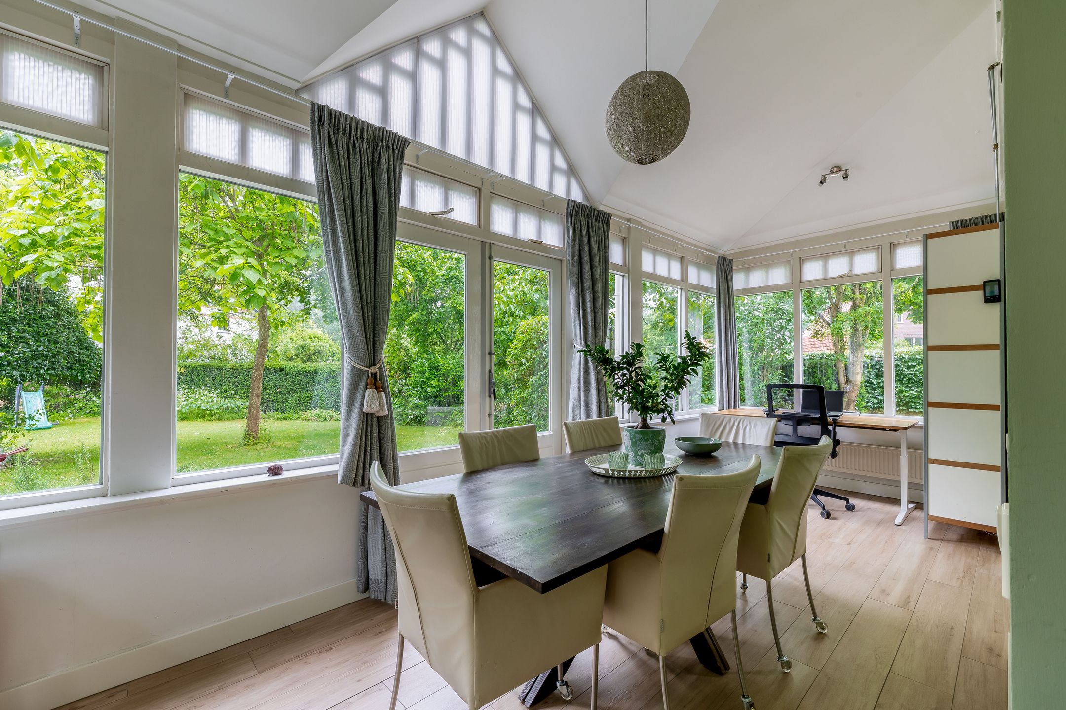 Characteristic Detached Villa 'Lucht en Licht' from 1910 with Modern Comforts and Spacious Garden — 21