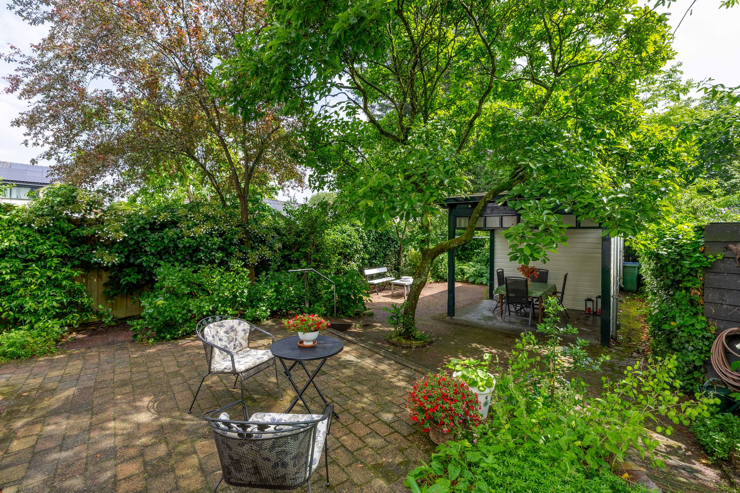 Characteristic Detached Villa 'Lucht en Licht' from 1910 with Modern Comforts and Spacious Garden — 70