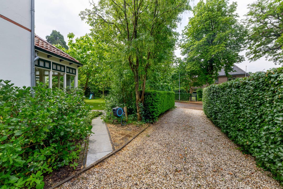 Characteristic Detached Villa 'Lucht en Licht' from 1910 with Modern Comforts and Spacious Garden — 7