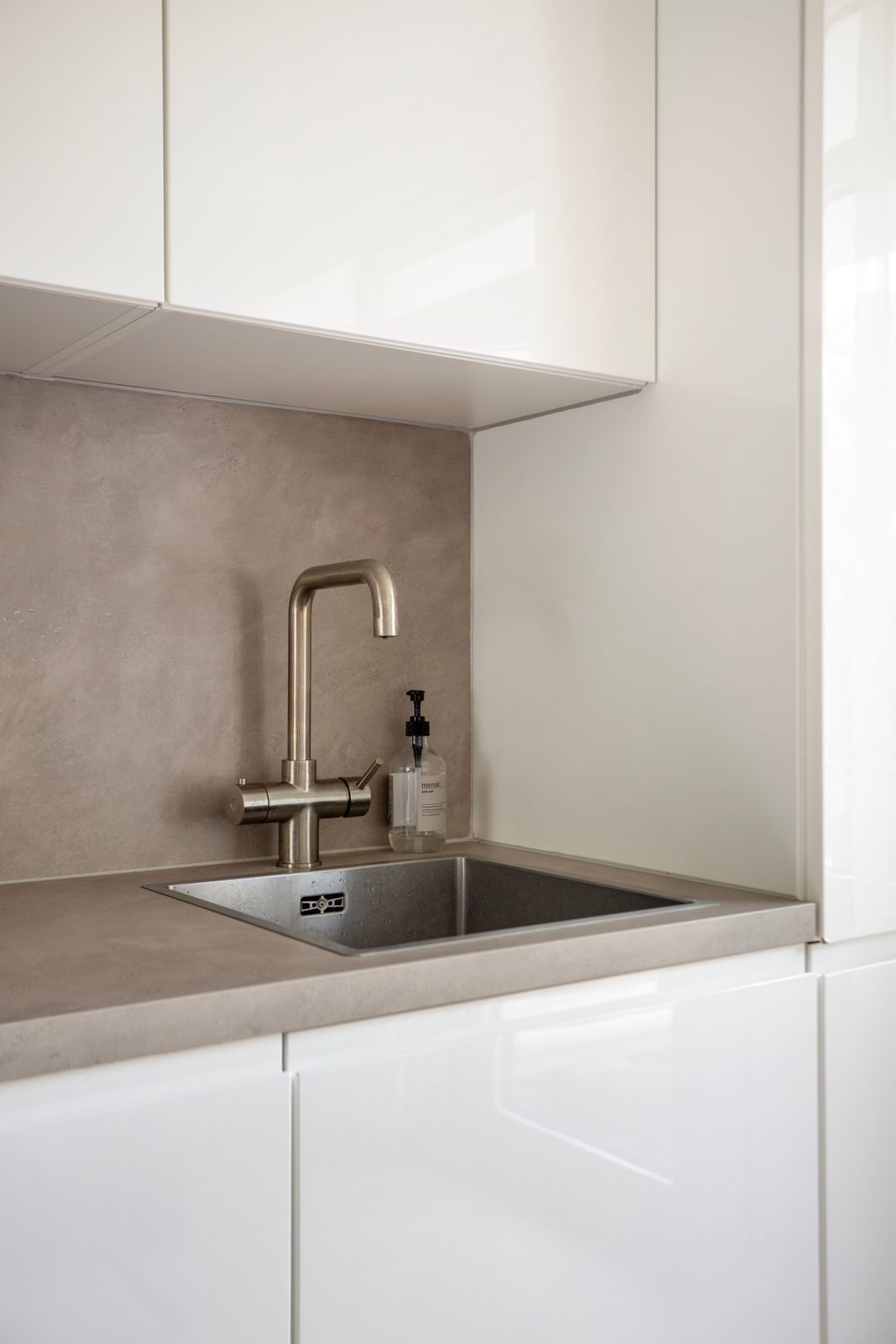 Move-In Ready Apartment Near Weesp Station — 16