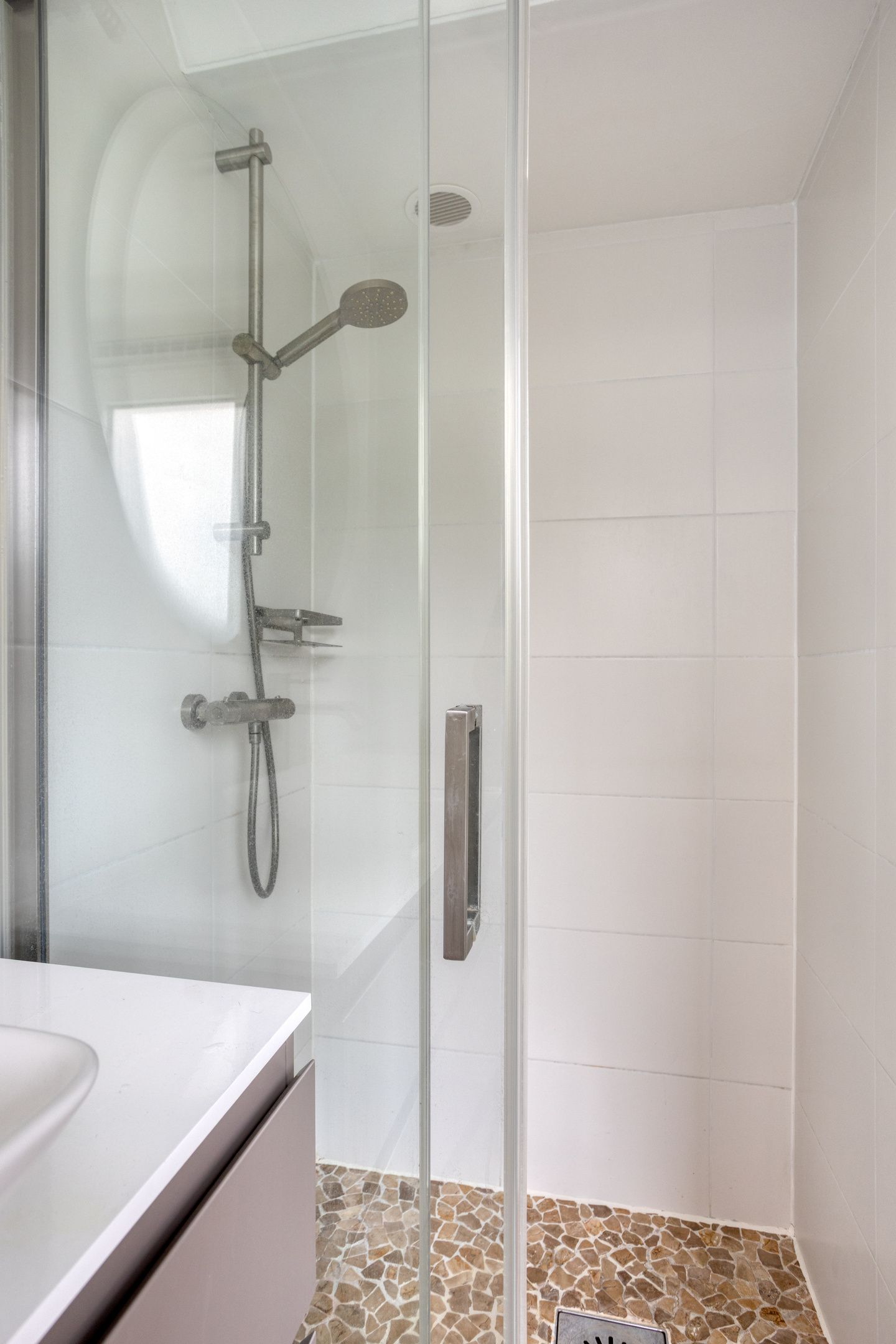 Move-In Ready Apartment Near Weesp Station — 25