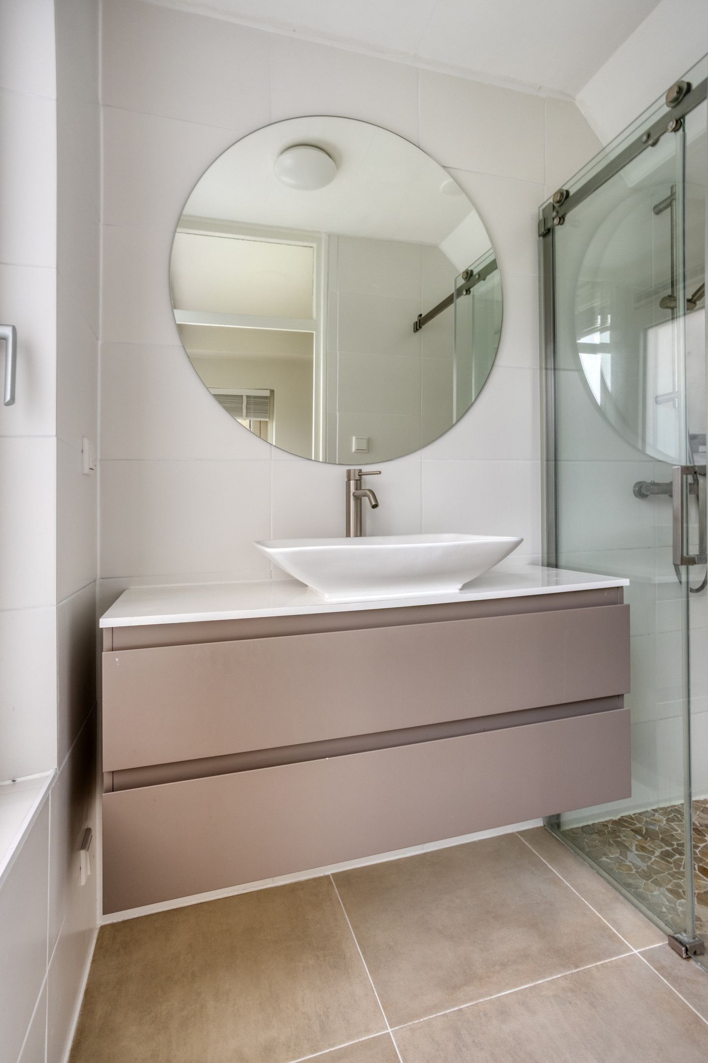 Move-In Ready Apartment Near Weesp Station — 24