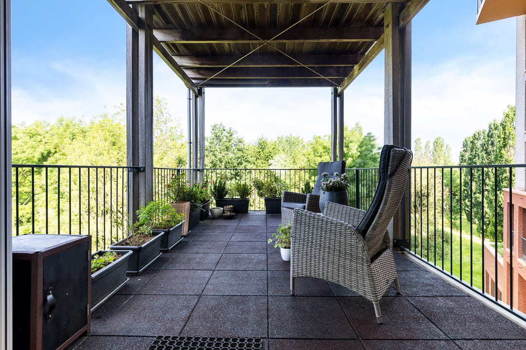 Luxury Castle Apartment with Three Terraces and Unobstructed Nature Views — 28