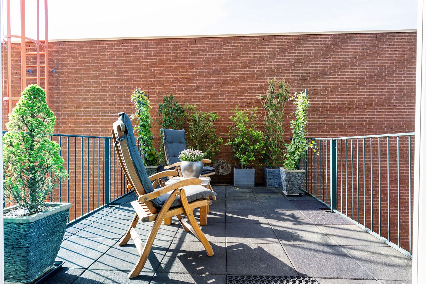 Luxury Castle Apartment with Three Terraces and Unobstructed Nature Views — 10