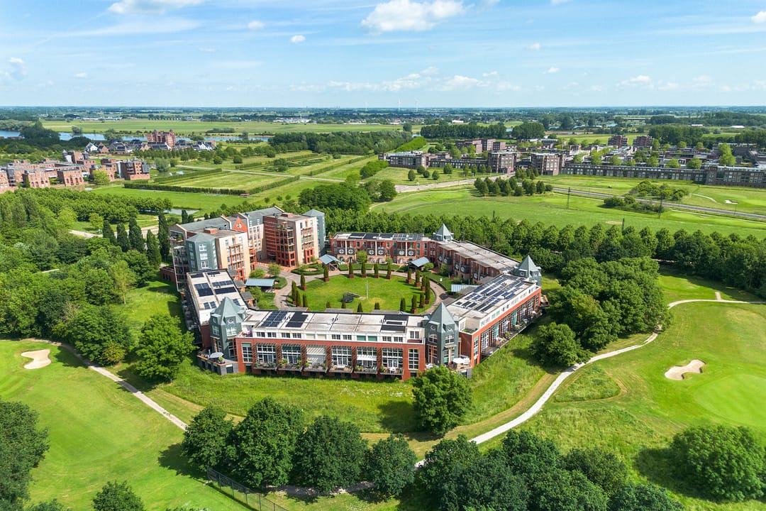 Luxury Castle Apartment with Three Terraces and Unobstructed Nature Views — 37