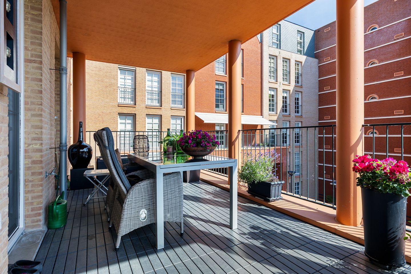 Luxury Castle Apartment with Three Terraces and Unobstructed Nature Views — 25