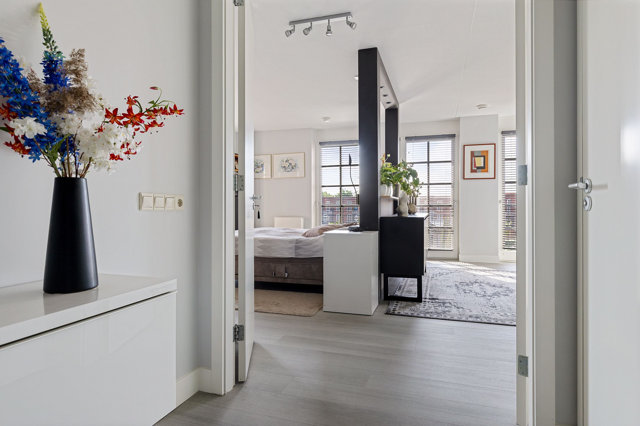 Luxury Castle Apartment with Three Terraces and Unobstructed Nature Views — 30