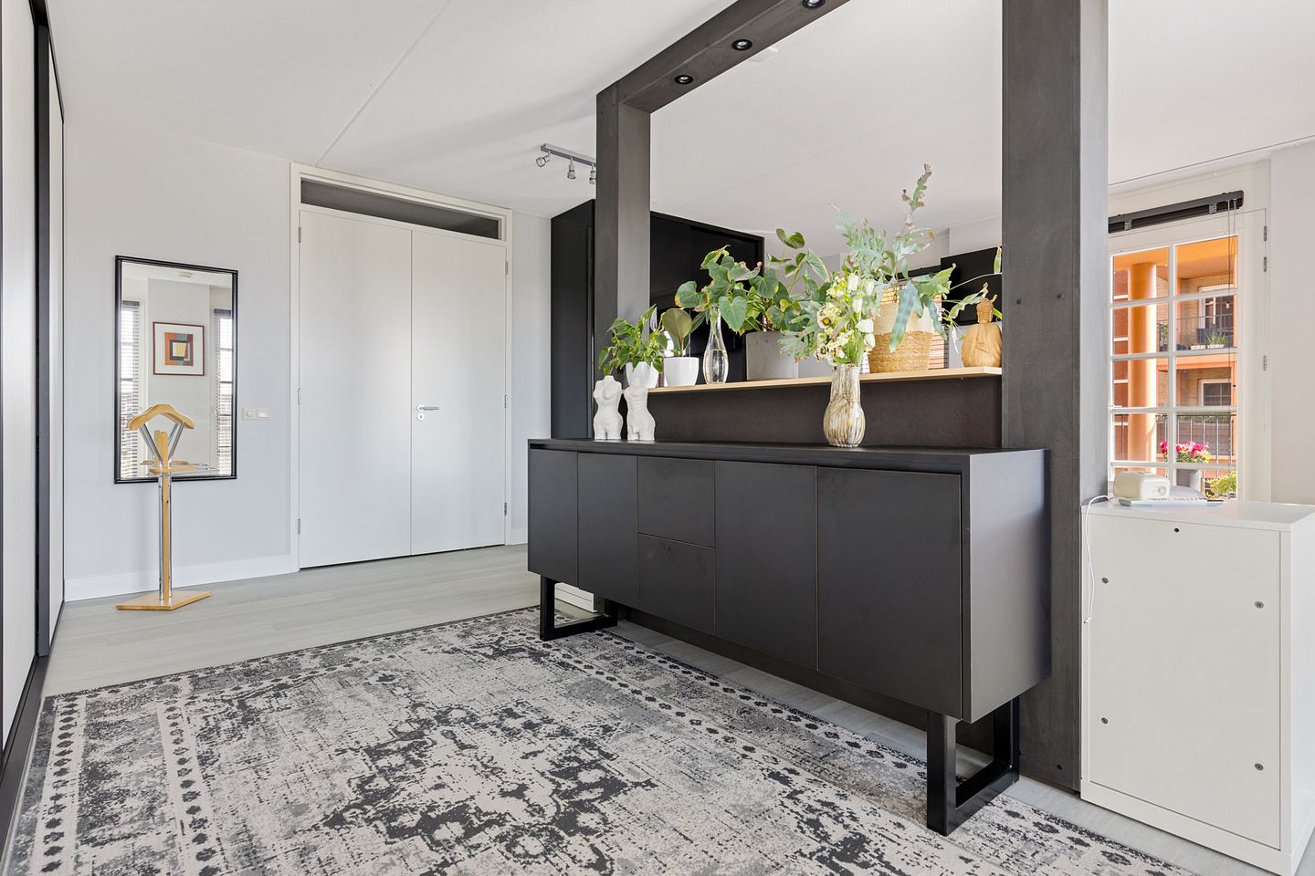 Luxury Castle Apartment with Three Terraces and Unobstructed Nature Views — 19