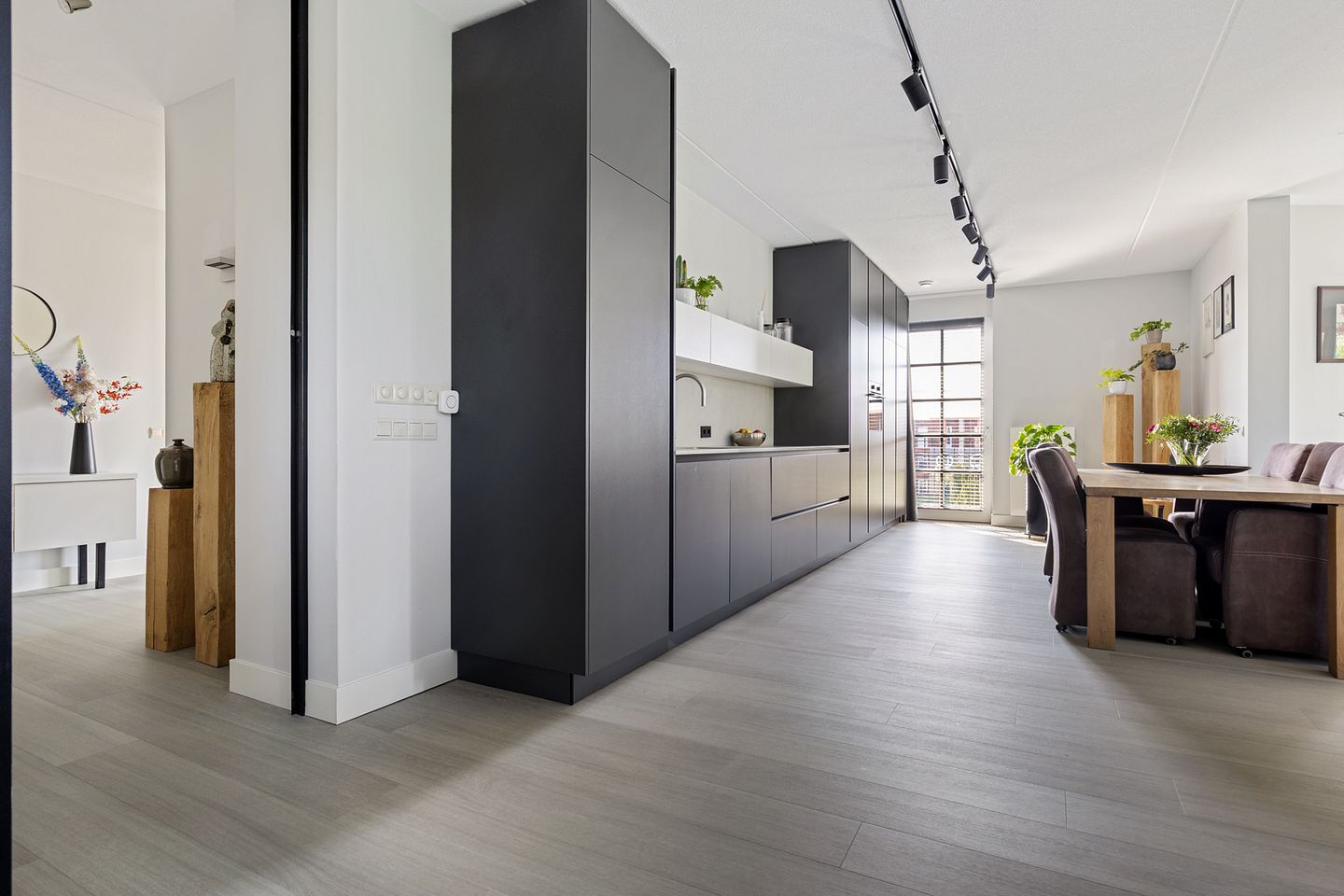 Luxury Castle Apartment with Three Terraces and Unobstructed Nature Views — 14
