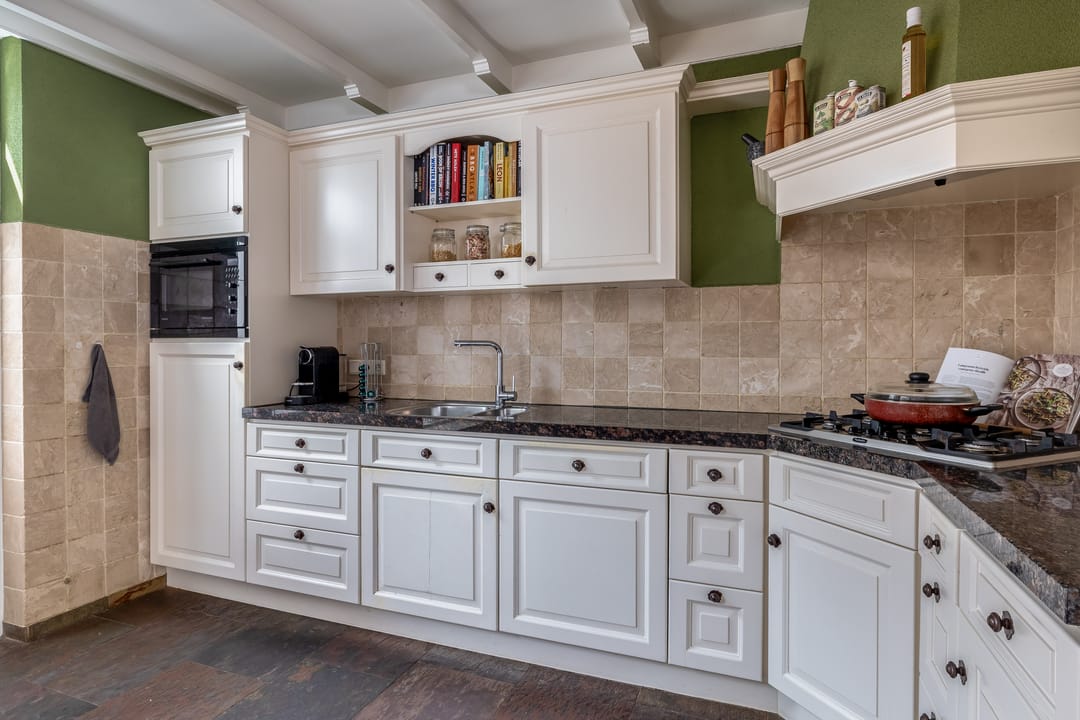 Spacious Corner Home with Two Bathrooms and South-Facing Garden in Schijndel — 8