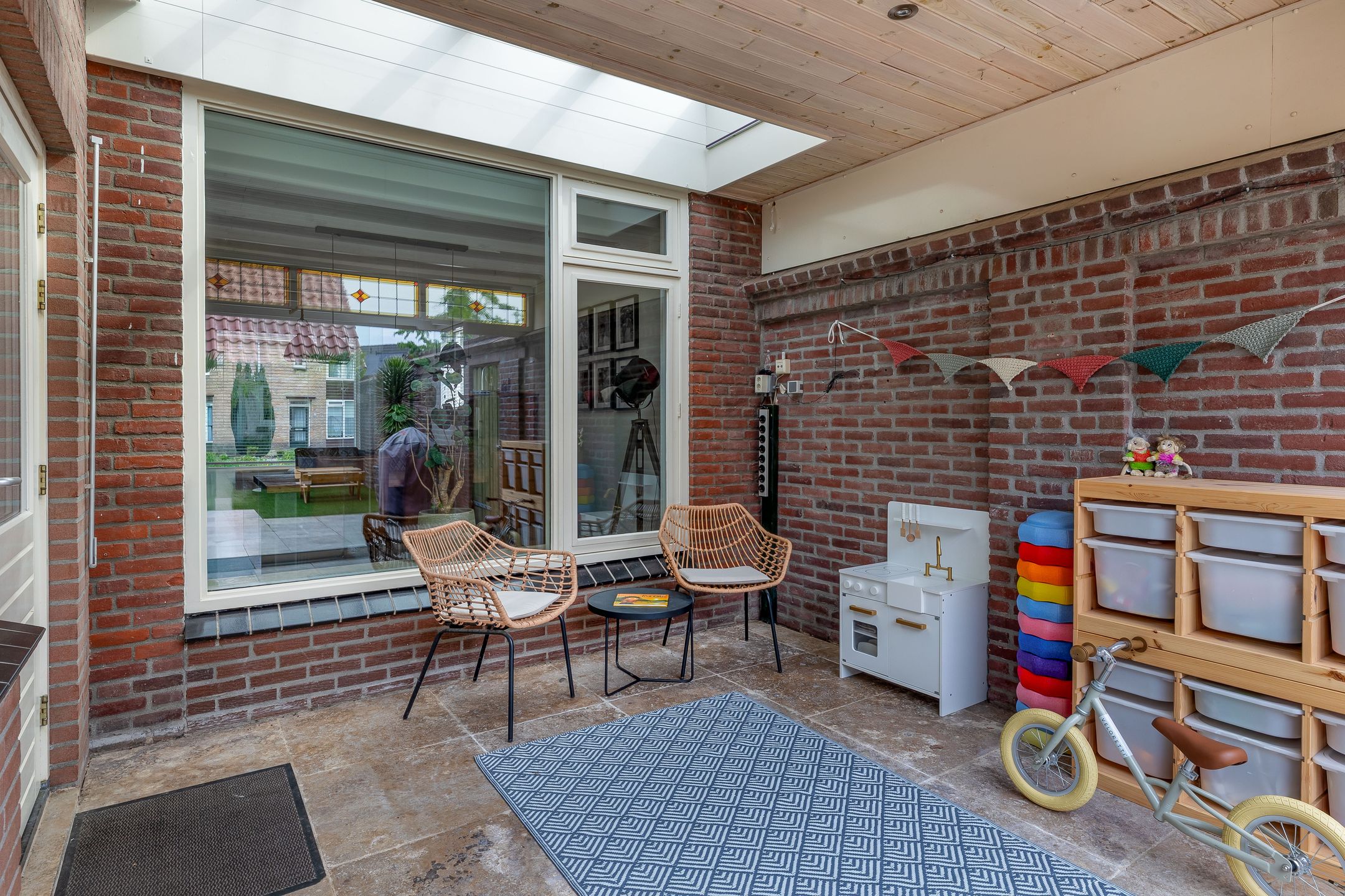 Spacious Corner Home with Two Bathrooms and South-Facing Garden in Schijndel — 12