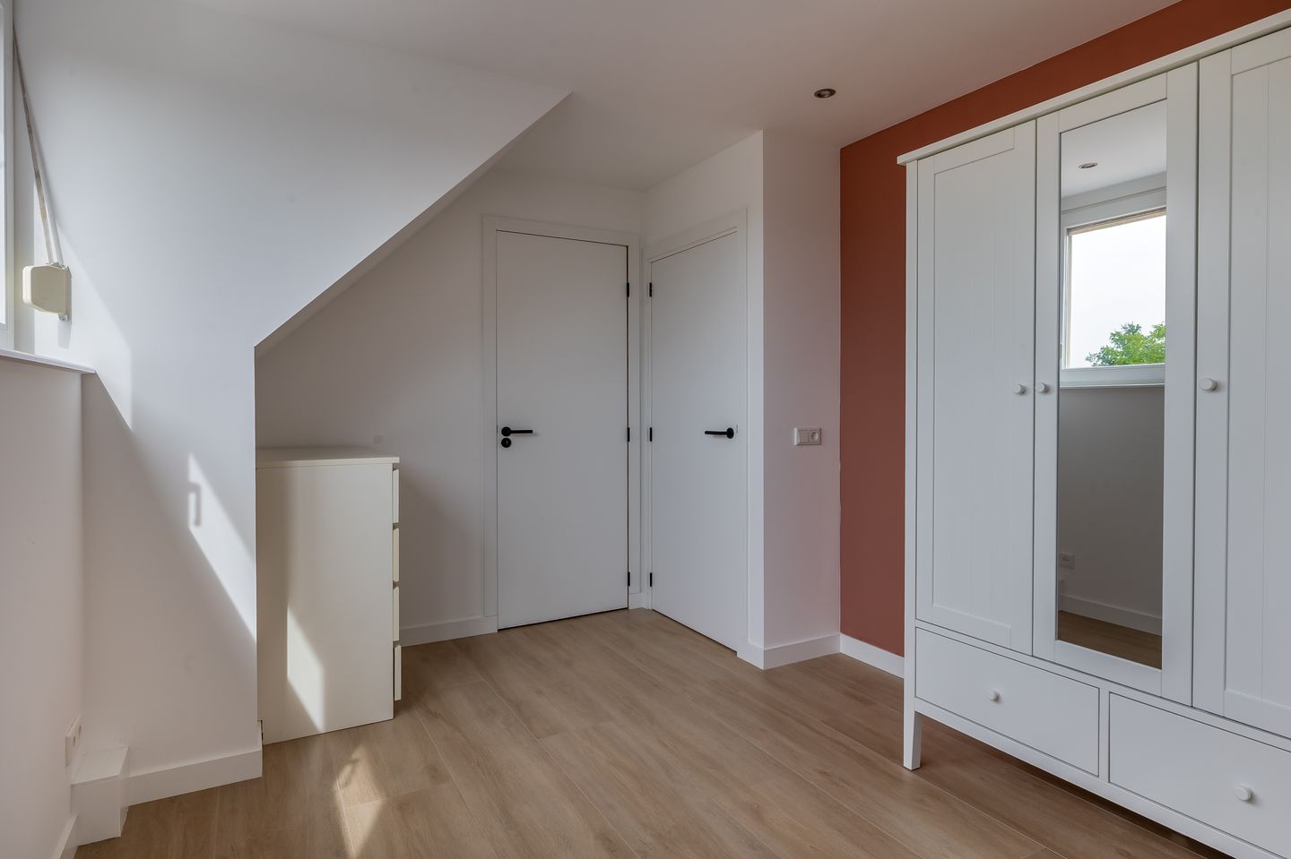 Spacious Corner Home with Two Bathrooms and South-Facing Garden in Schijndel — 29