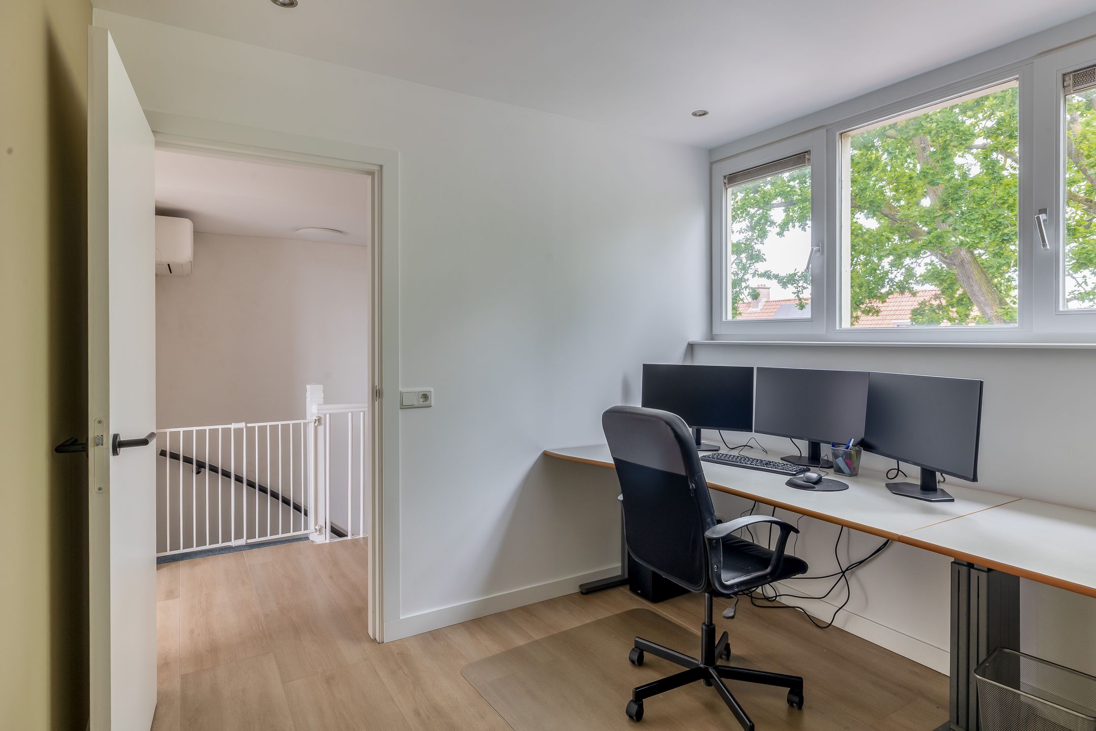 Spacious Corner Home with Two Bathrooms and South-Facing Garden in Schijndel — 27