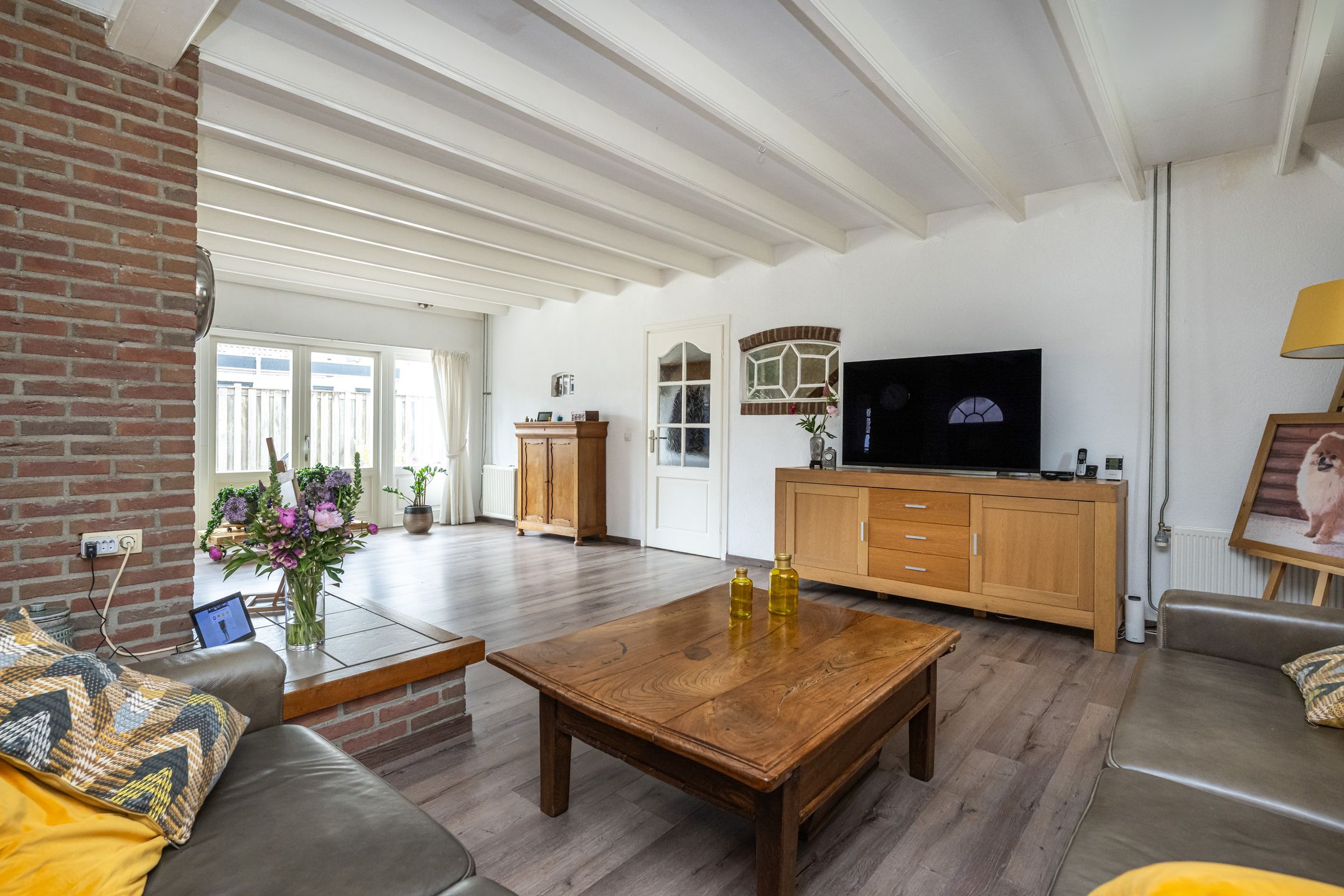 Spacious Former Farmhouse with Six Bedrooms and Open Polder Views — 12