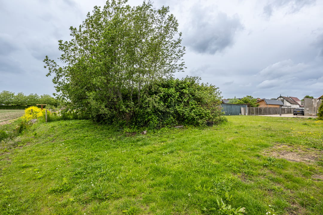 Spacious Former Farmhouse with Six Bedrooms and Open Polder Views — 46