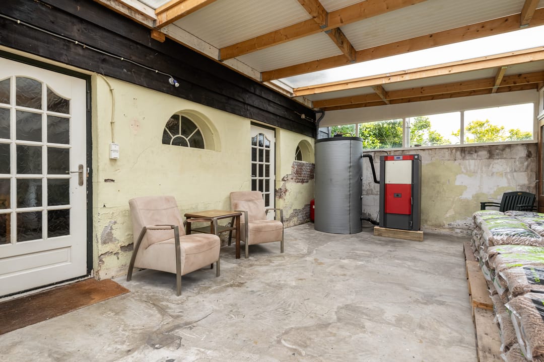 Spacious Former Farmhouse with Six Bedrooms and Open Polder Views — 41