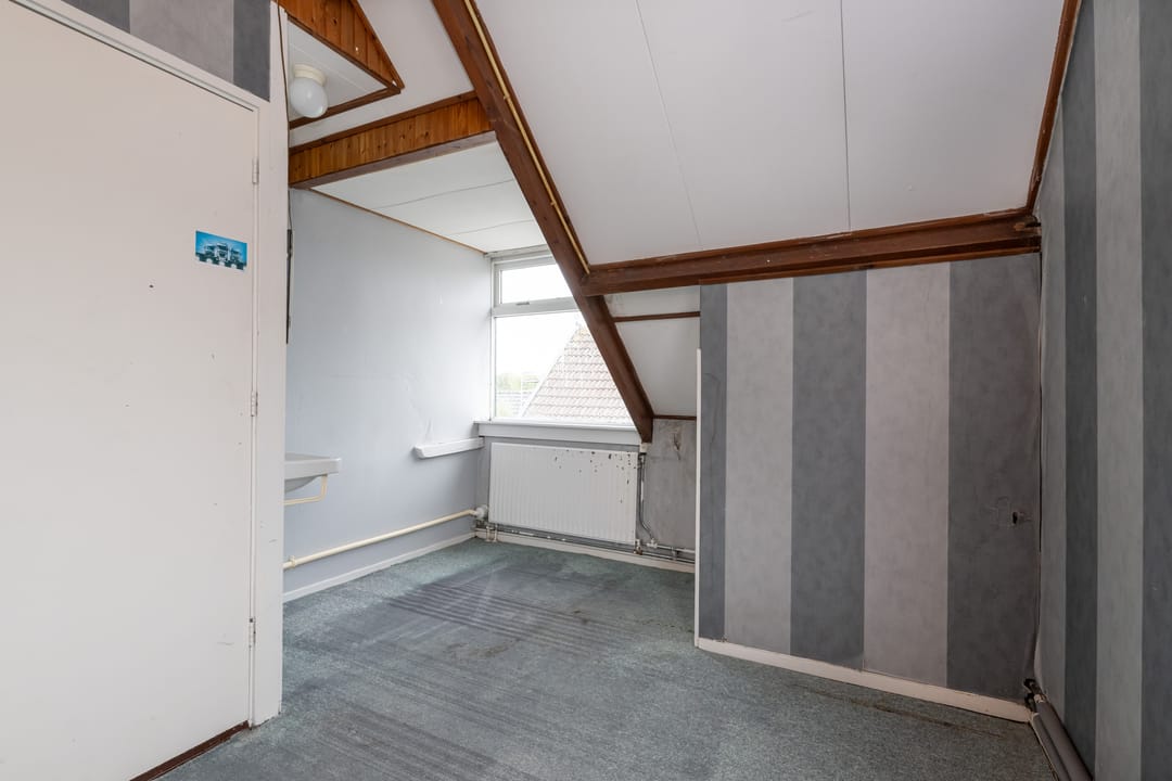 Spacious Former Farmhouse with Six Bedrooms and Open Polder Views — 37