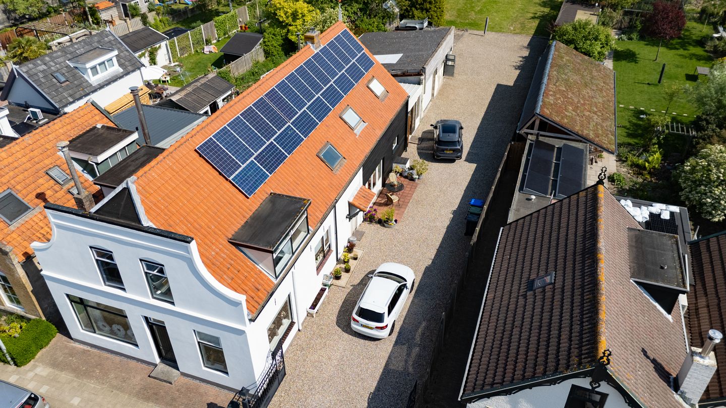 Spacious Former Farmhouse with Six Bedrooms and Open Polder Views — 55