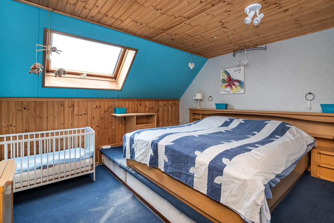 Spacious Former Farmhouse with Six Bedrooms and Open Polder Views — 28