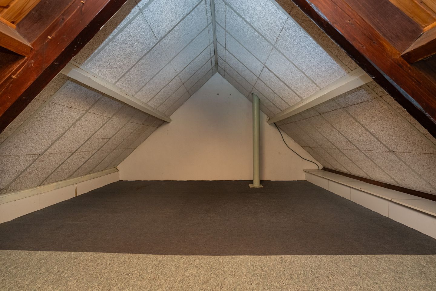 Spacious Former Farmhouse with Six Bedrooms and Open Polder Views — 40