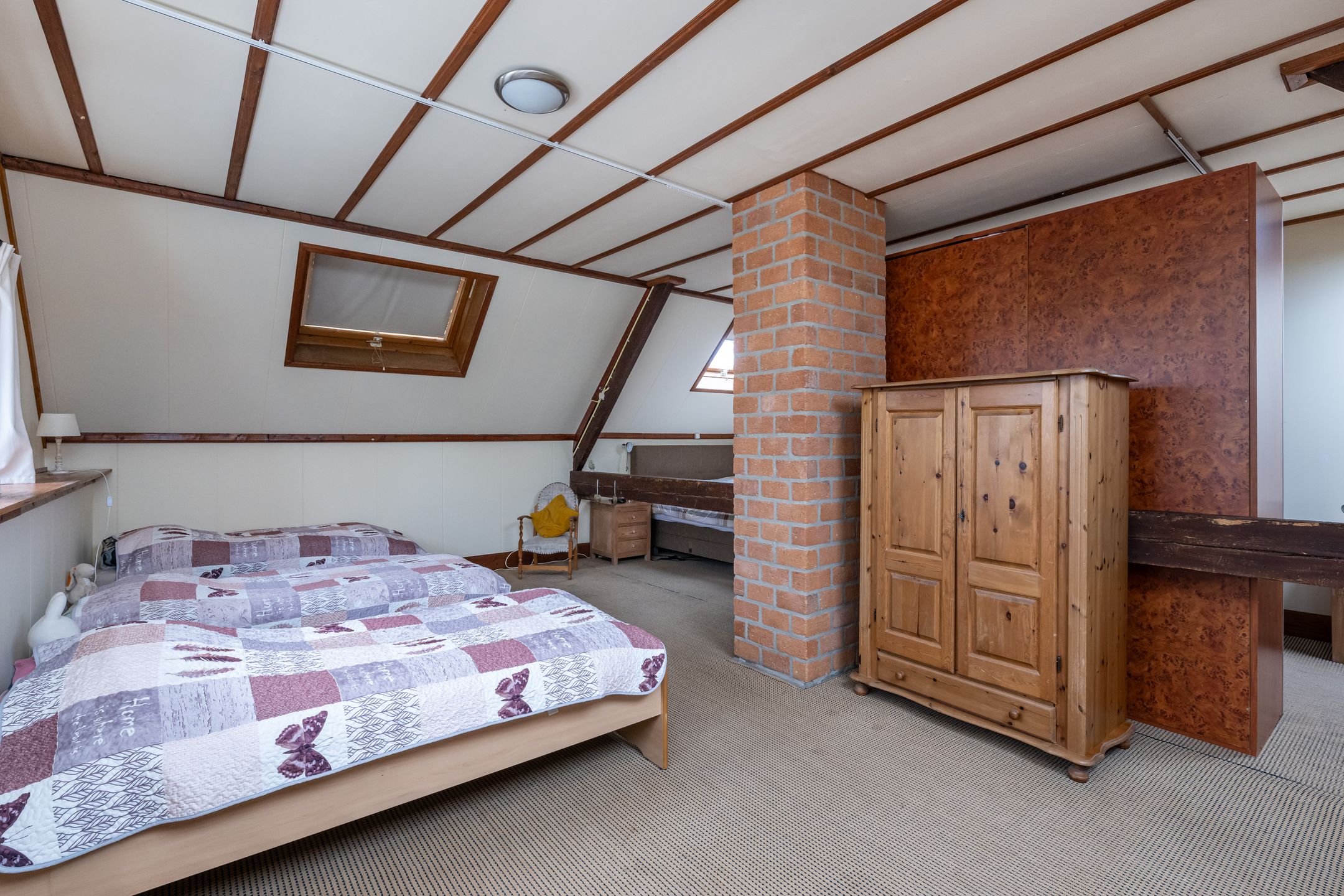 Spacious Former Farmhouse with Six Bedrooms and Open Polder Views — 30