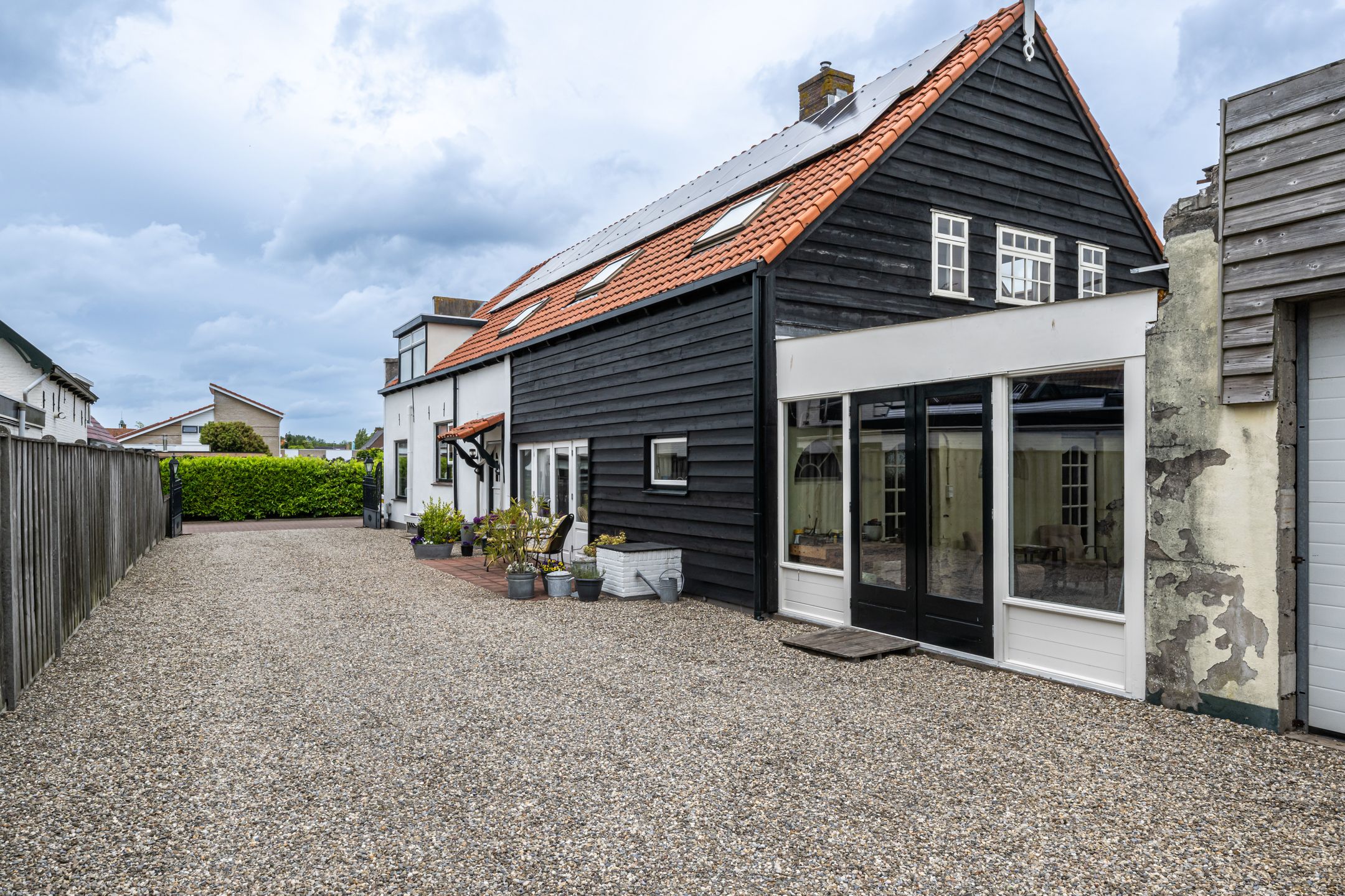 Spacious Former Farmhouse with Six Bedrooms and Open Polder Views — 48