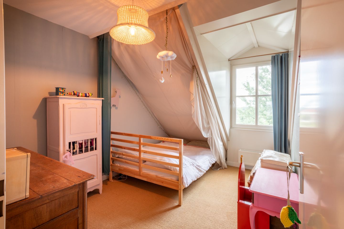 Spacious Townhouse with Eco Zone Views in Helmond — 25
