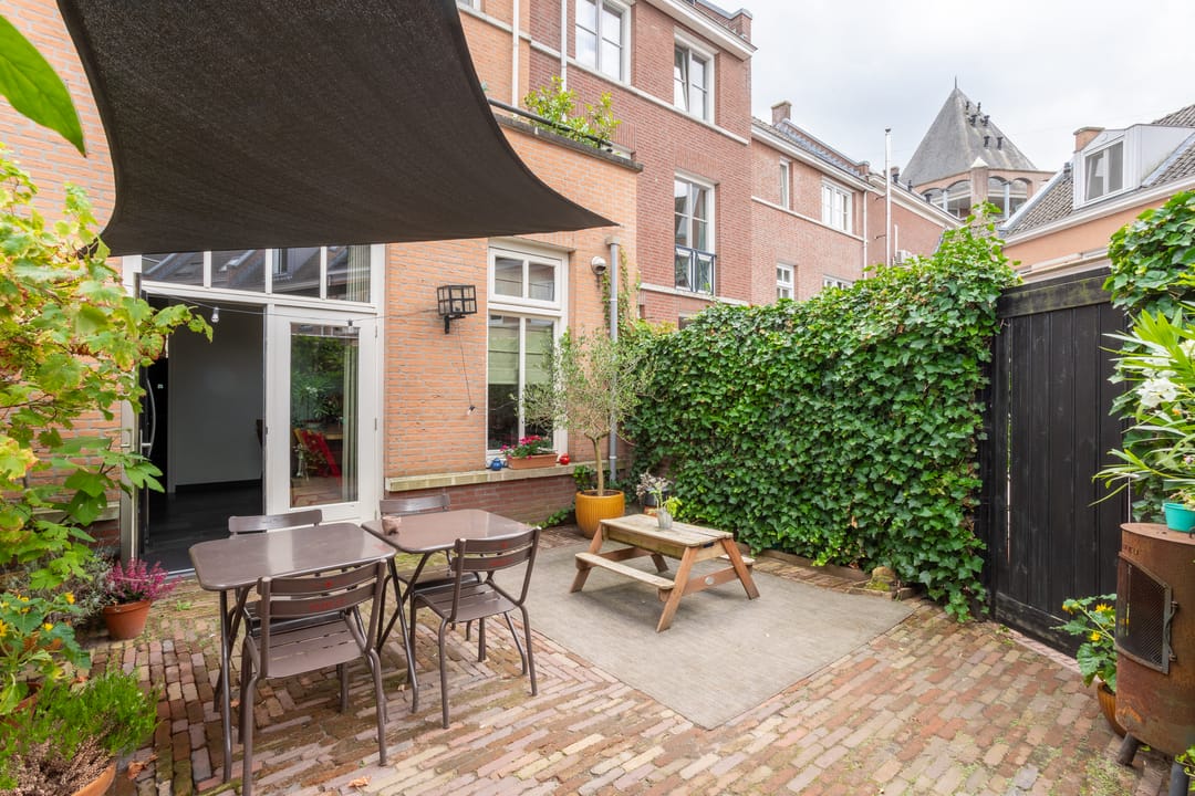 Spacious Townhouse with Eco Zone Views in Helmond — 32