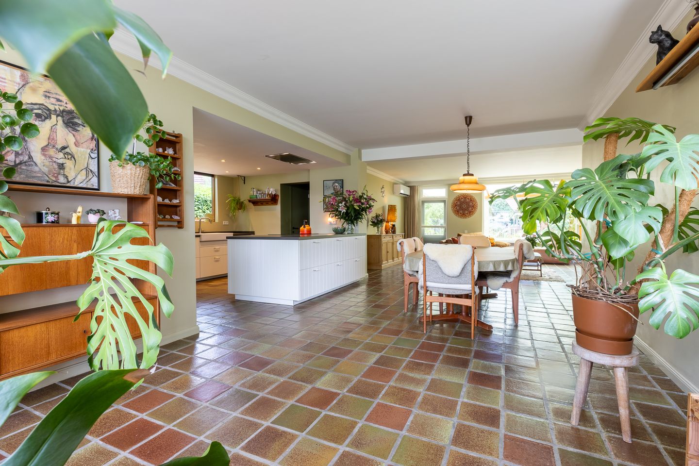 Spacious Detached Family Home with Large Garage in Central Putte — 14