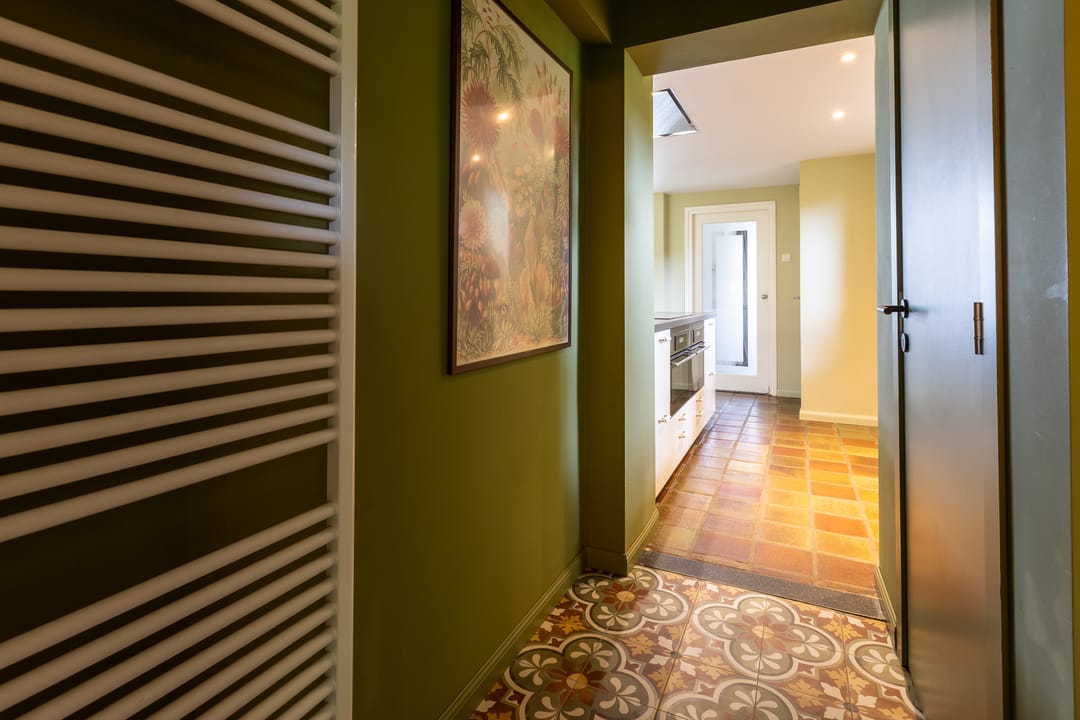 Spacious Detached Family Home with Large Garage in Central Putte — 26