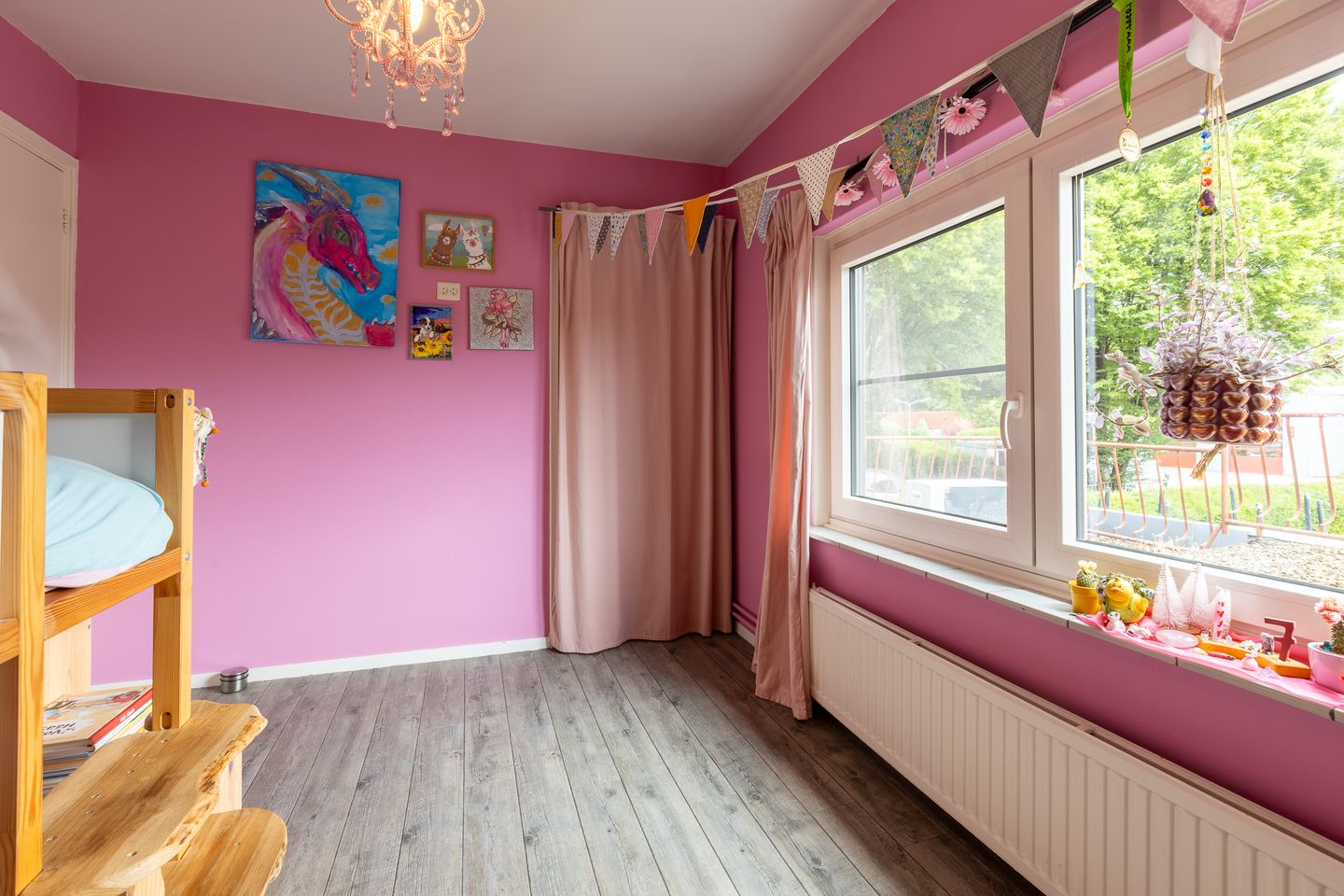 Spacious Detached Family Home with Large Garage in Central Putte — 34