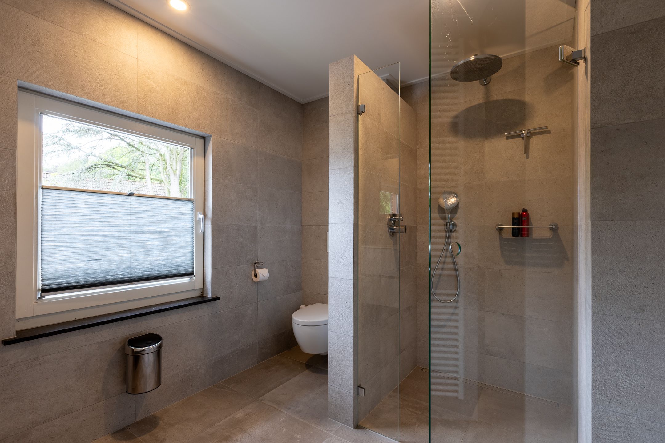 Spacious Detached Family Home with Large Garage in Central Putte — 42
