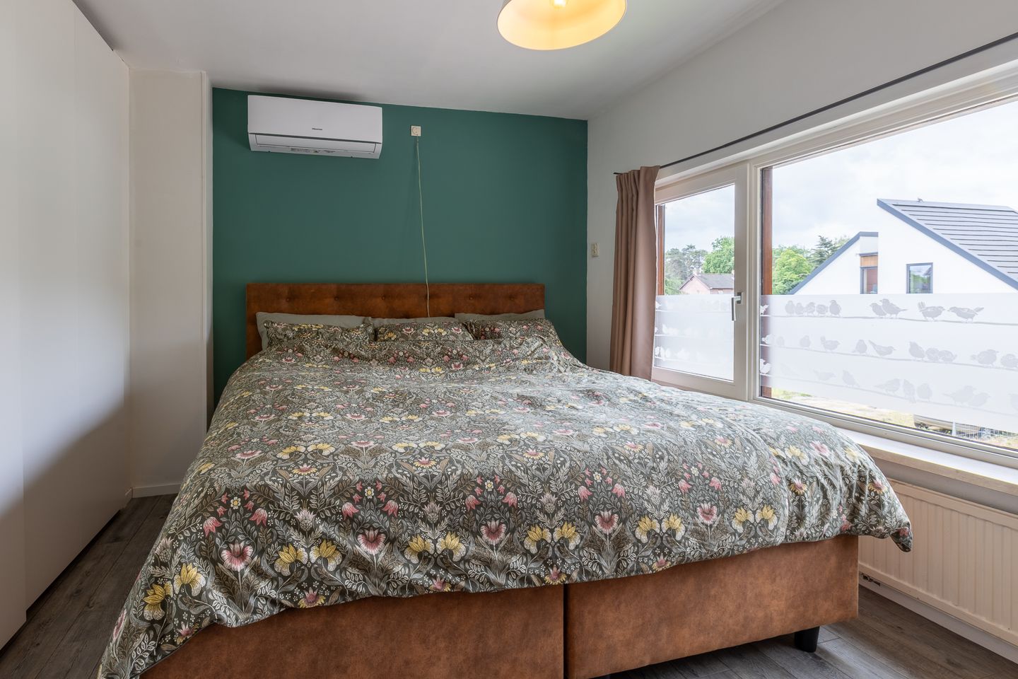 Spacious Detached Family Home with Large Garage in Central Putte — 29