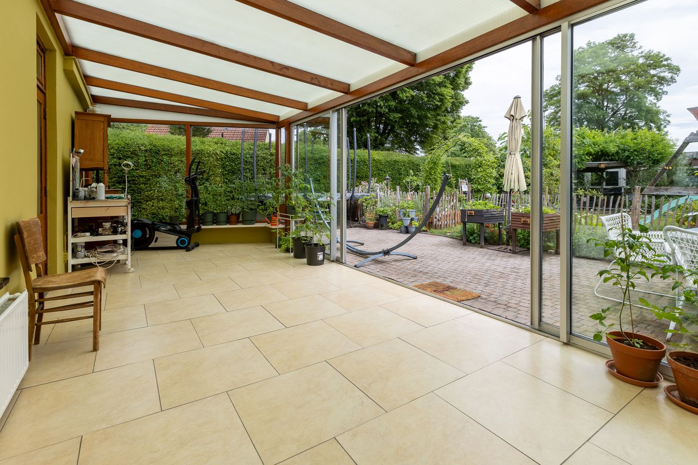 Spacious Detached Family Home with Large Garage in Central Putte — 20