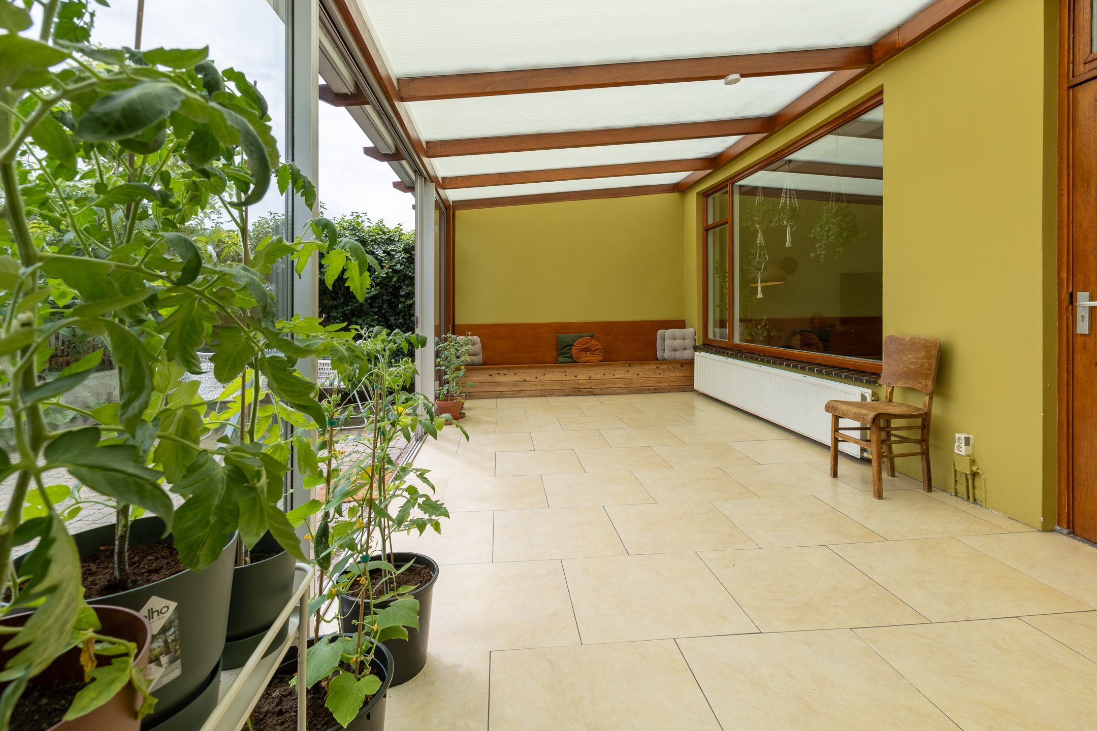 Spacious Detached Family Home with Large Garage in Central Putte — 21