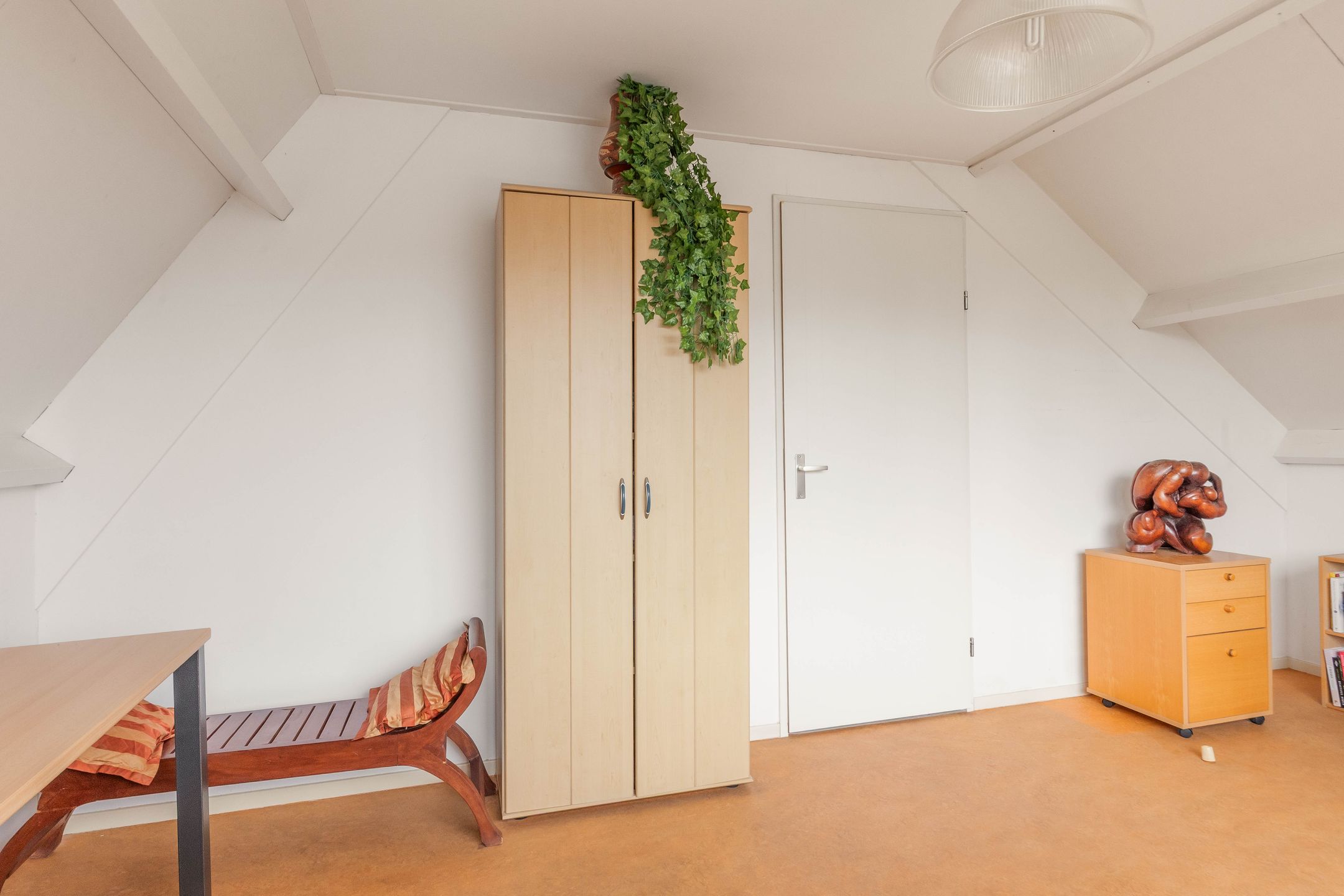 Spacious Six-Bedroom Family Home with Two Bathrooms Near Amstelveen City Centre — 24