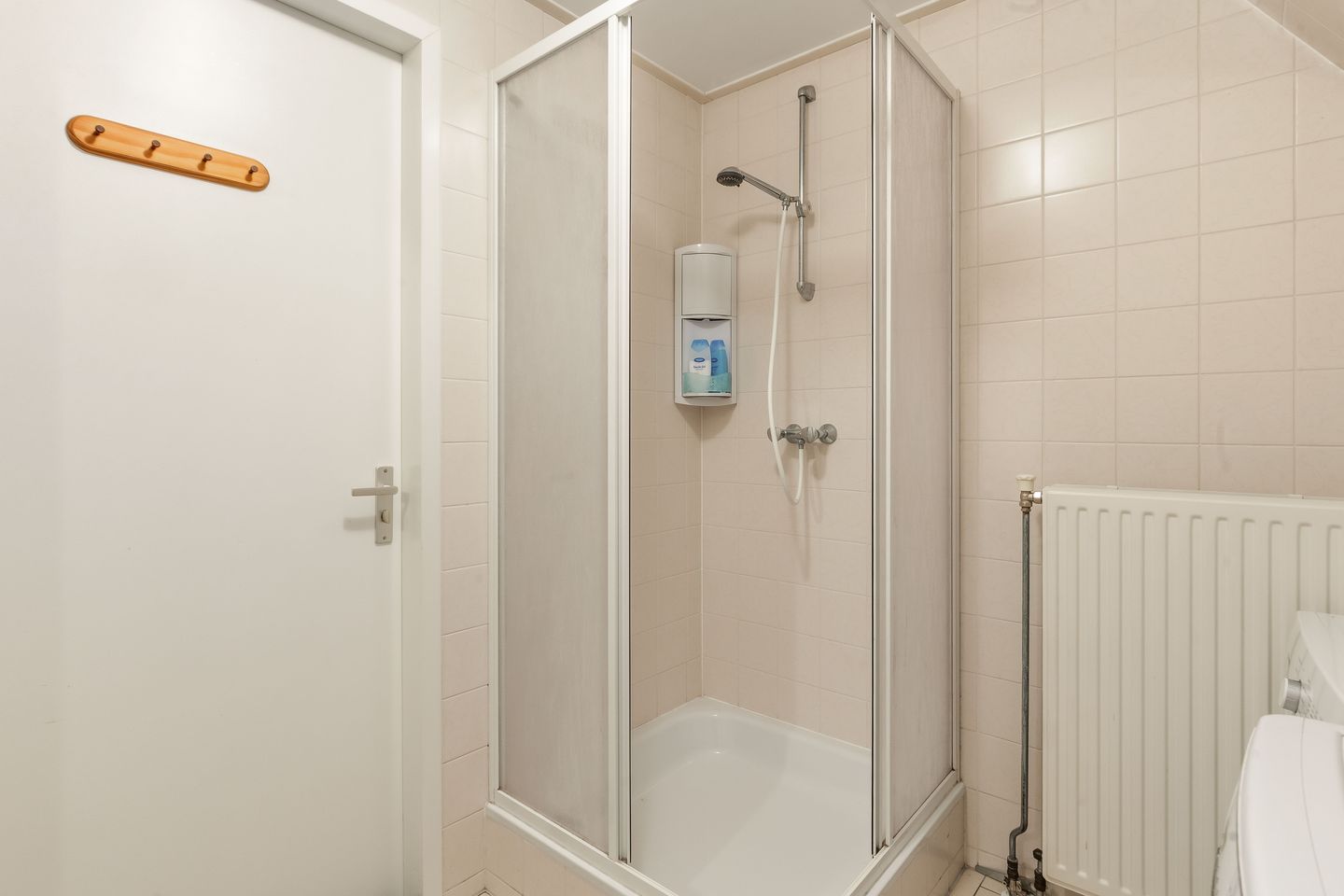 Spacious Six-Bedroom Family Home with Two Bathrooms Near Amstelveen City Centre — 29